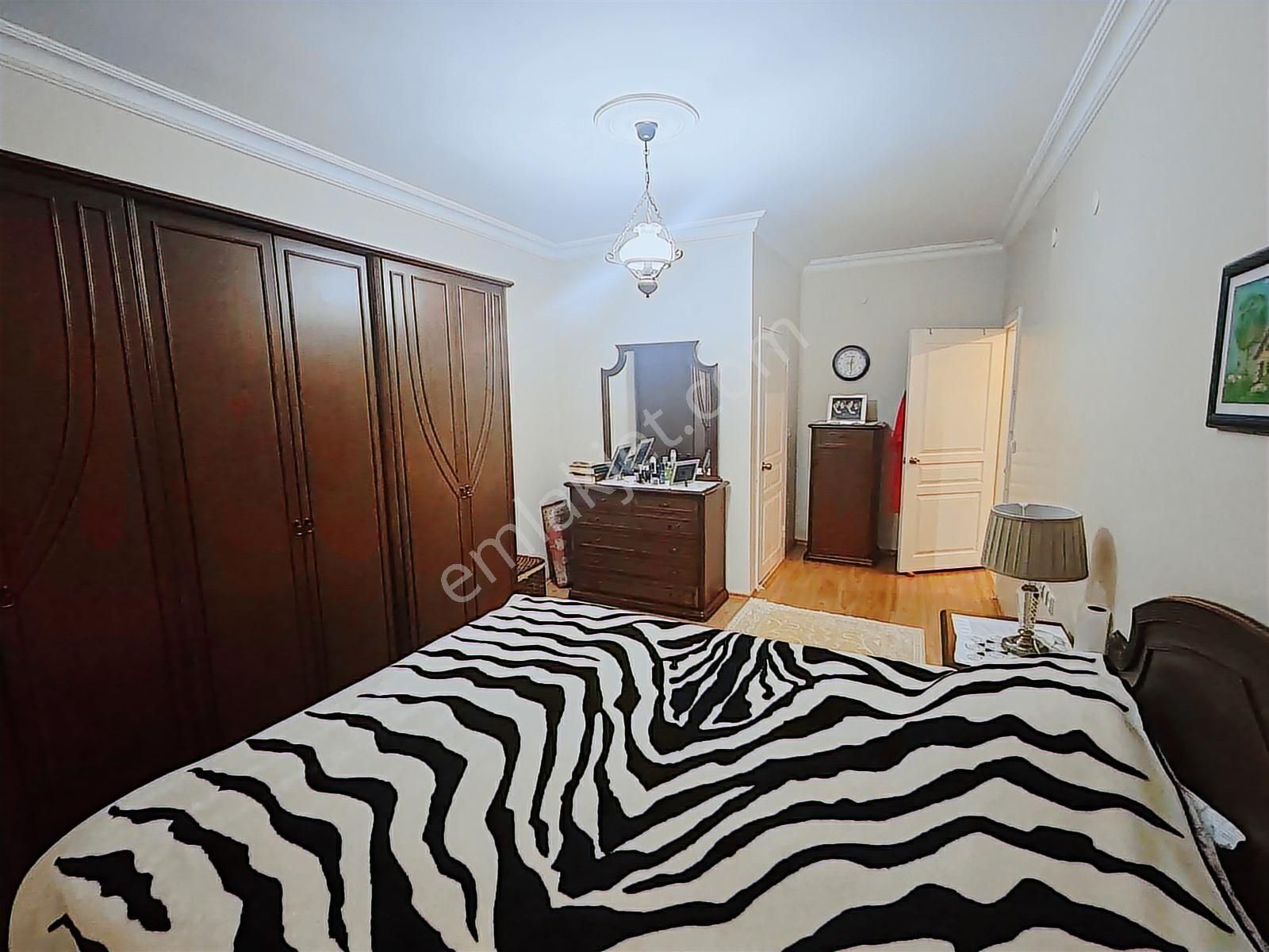 Cevizlidere Karapınar Mahallesinde 4+1 Geniş Satılık Daire