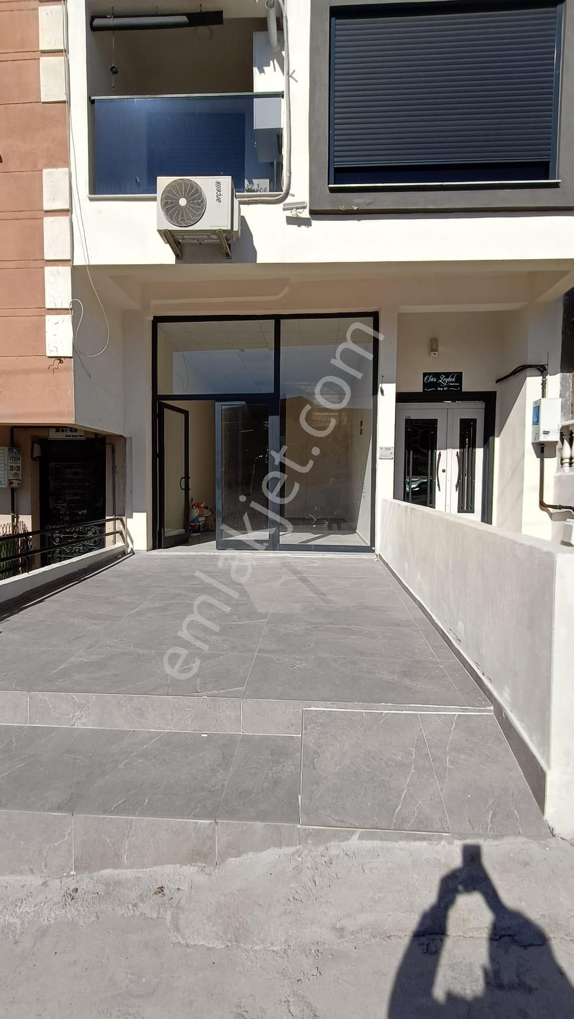 Ufuk Kapalı Pazar Karşısı Toplam 180 M2 Kiralık Dükkan - Görsel 3