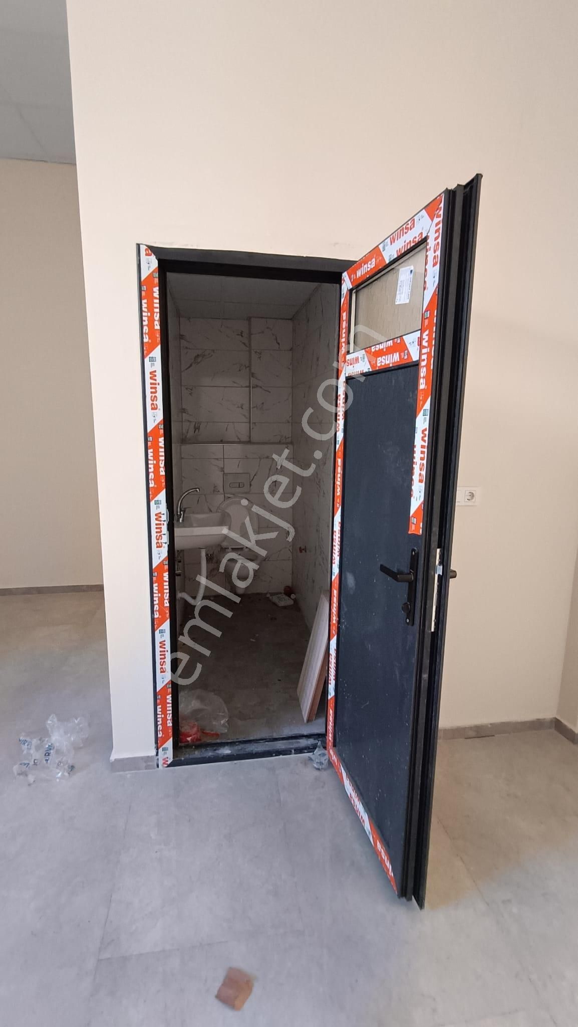 Ufuk Kapalı Pazar Karşısı Toplam 180 M2 Kiralık Dükkan - Görsel 22