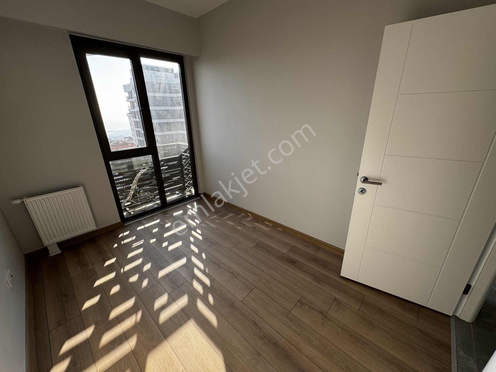 Siltaş Panaroma'da E. Banyolu Büyük Tip Arakat Satılık,3+1 Daire - Görsel 9