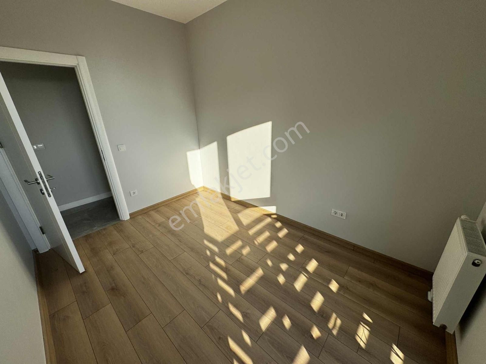 Siltaş Panaroma'da E. Banyolu Büyük Tip Arakat Satılık,3+1 Daire - Görsel 20
