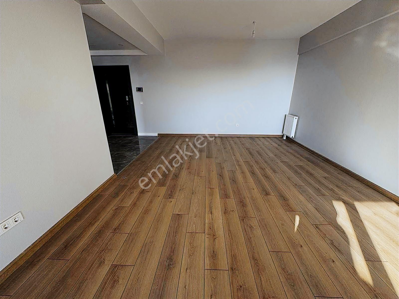 Siltaş Panaroma'da E. Banyolu Büyük Tip Arakat Satılık,3+1 Daire - Görsel 8