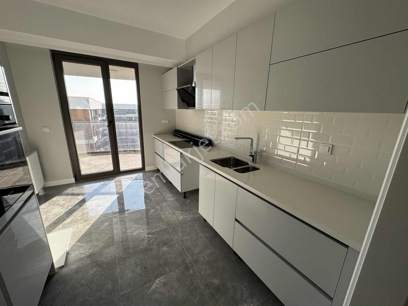 Siltaş Panaroma'da E. Banyolu Büyük Tip Arakat Satılık,3+1 Daire - Görsel 32