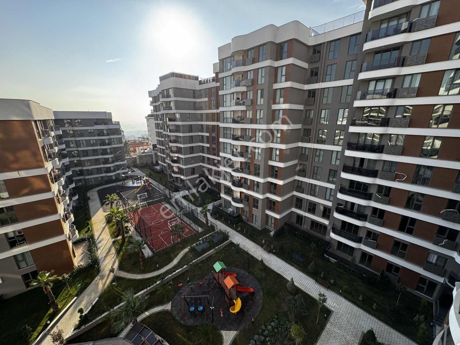 Siltaş Panaroma'da E. Banyolu Büyük Tip Arakat Satılık,3+1 Daire - Görsel 5