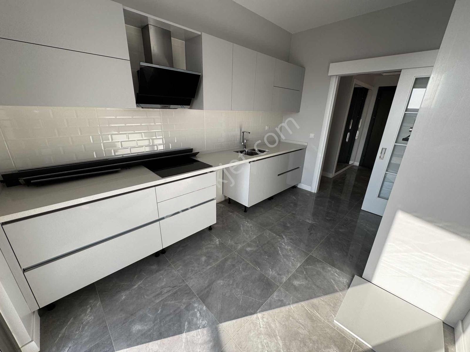 Siltaş Panaroma'da E. Banyolu Büyük Tip Arakat Satılık,3+1 Daire - Görsel 29