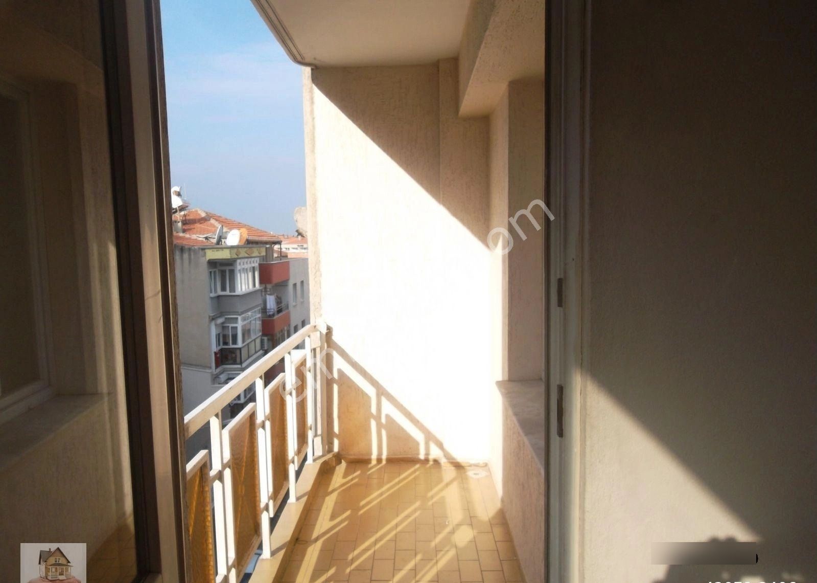 Üçyol Metro Yanında Asansör Lü Ara Kat 2+1 Kiralık Daire - Görsel 18