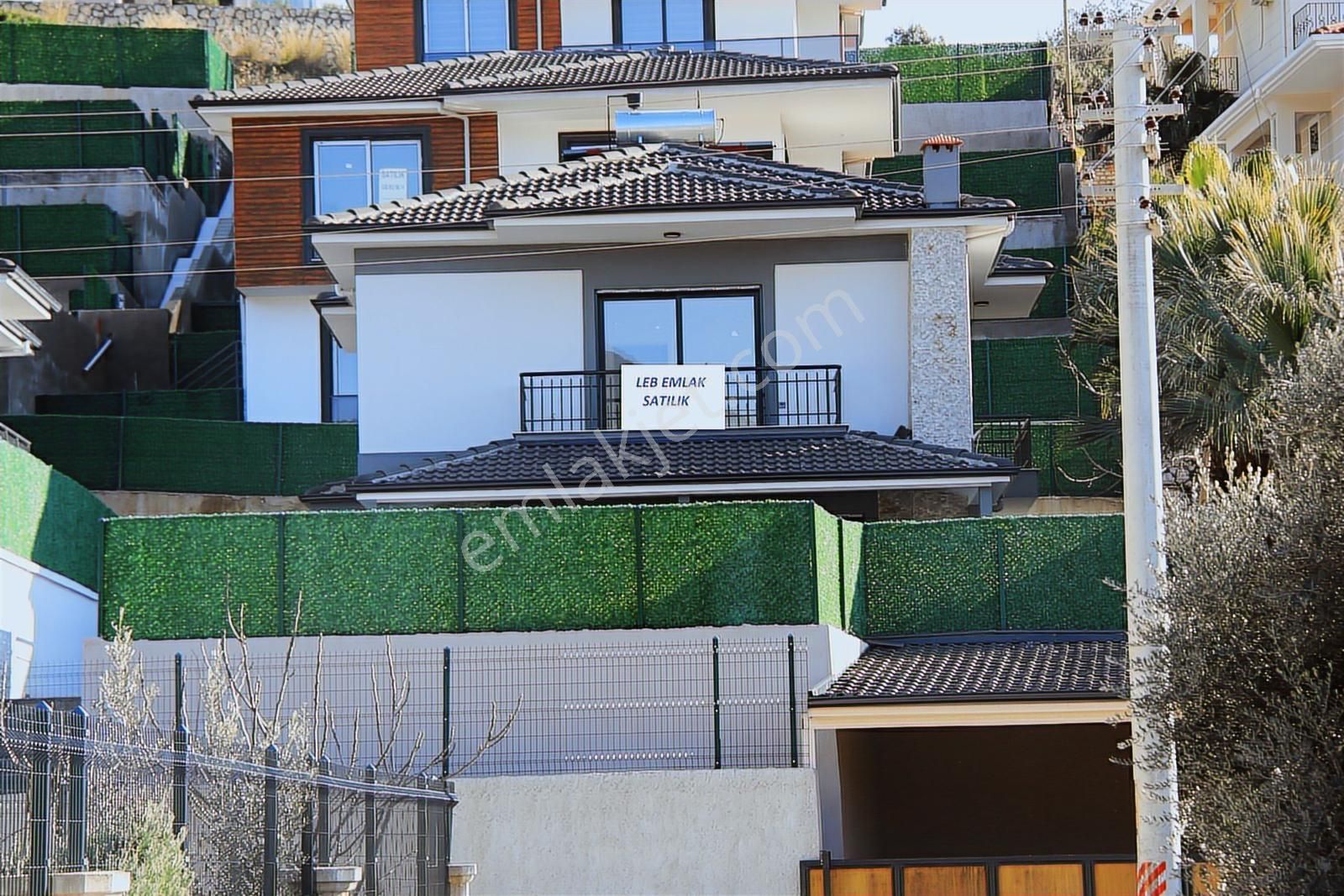 Fethiye Üzümlü'de Muhteşem Doğa İçinde Satılık 5+1 Lüks Villa - Görsel 14
