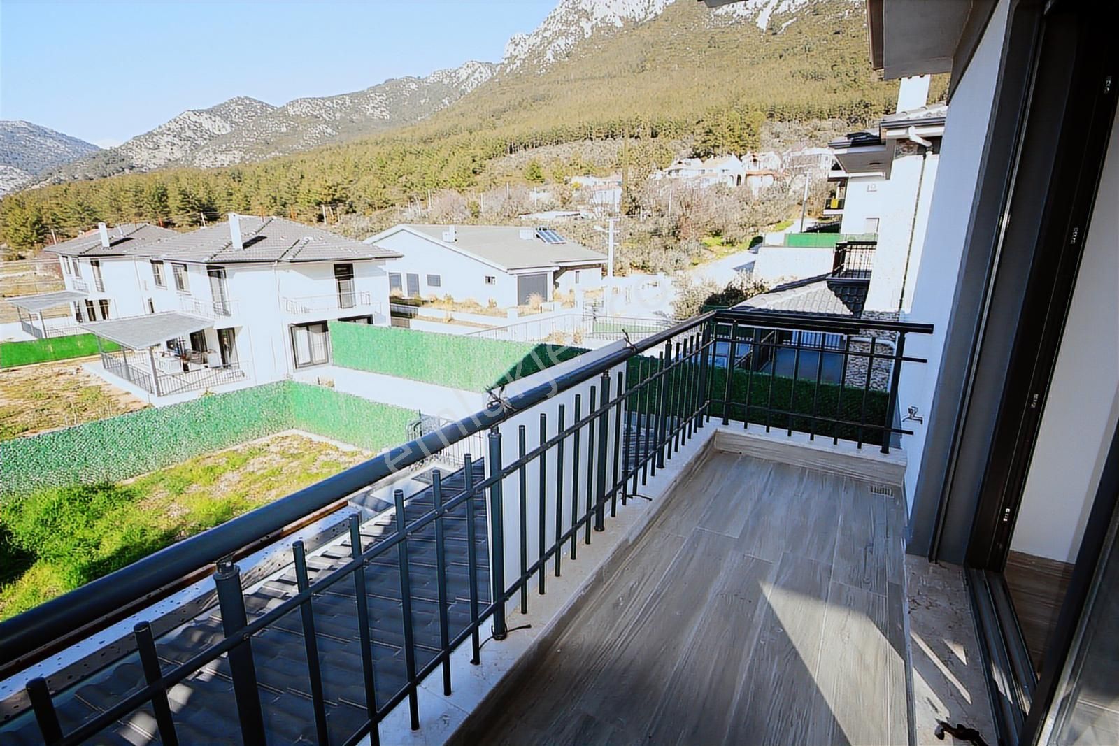 Fethiye Üzümlü'de Muhteşem Doğa İçinde Satılık 5+1 Lüks Villa - Görsel 30