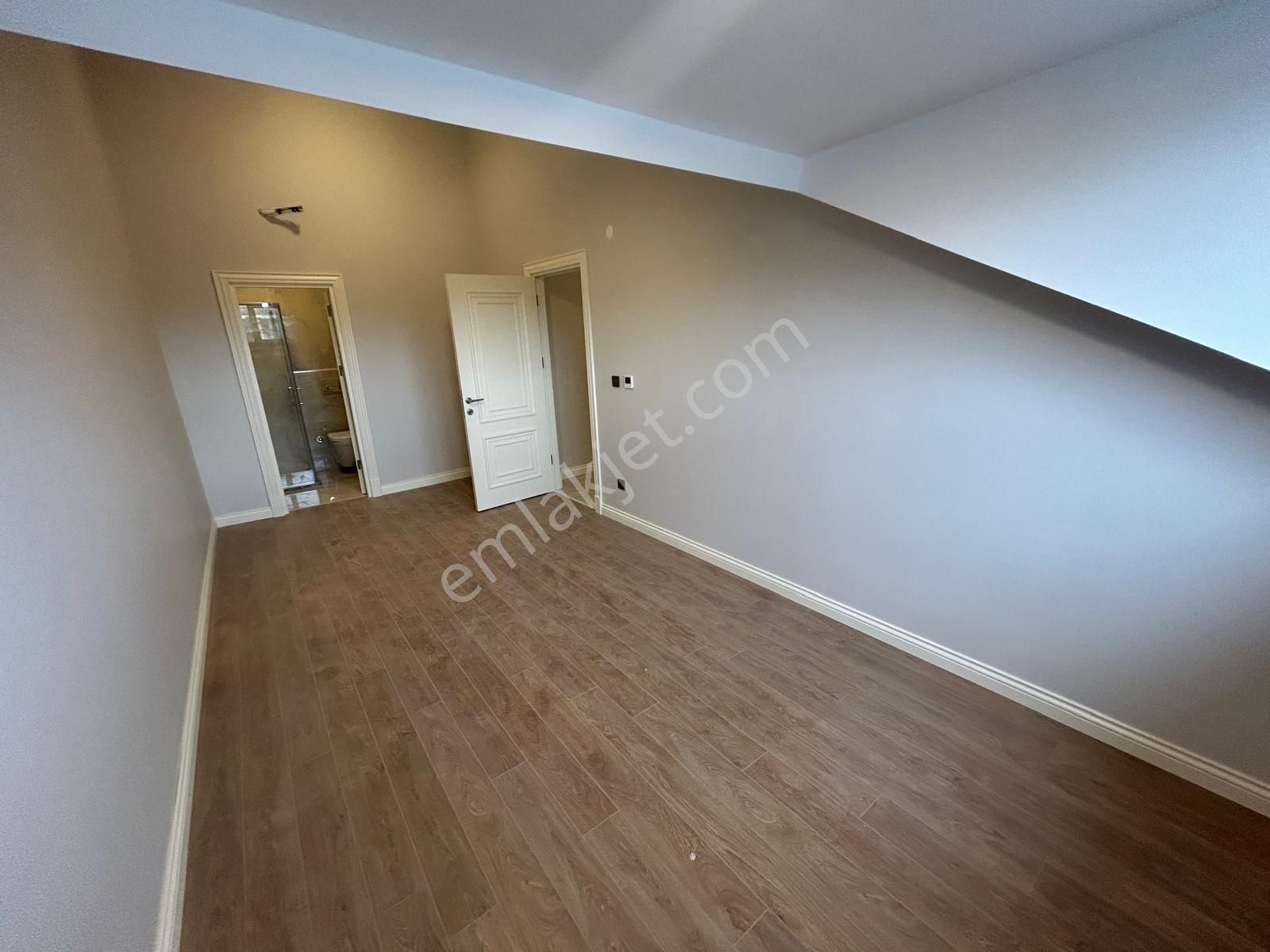 Üsküdar Altunizade Ön Cephe 4+2 Net 200 M2 Lüks Dubleks Daire - Görsel 33