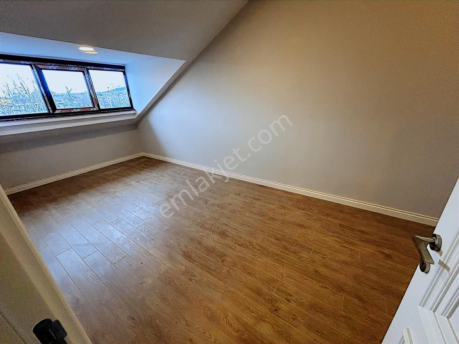 Üsküdar Altunizade Ön Cephe 4+2 Net 200 M2 Lüks Dubleks Daire - Görsel 27