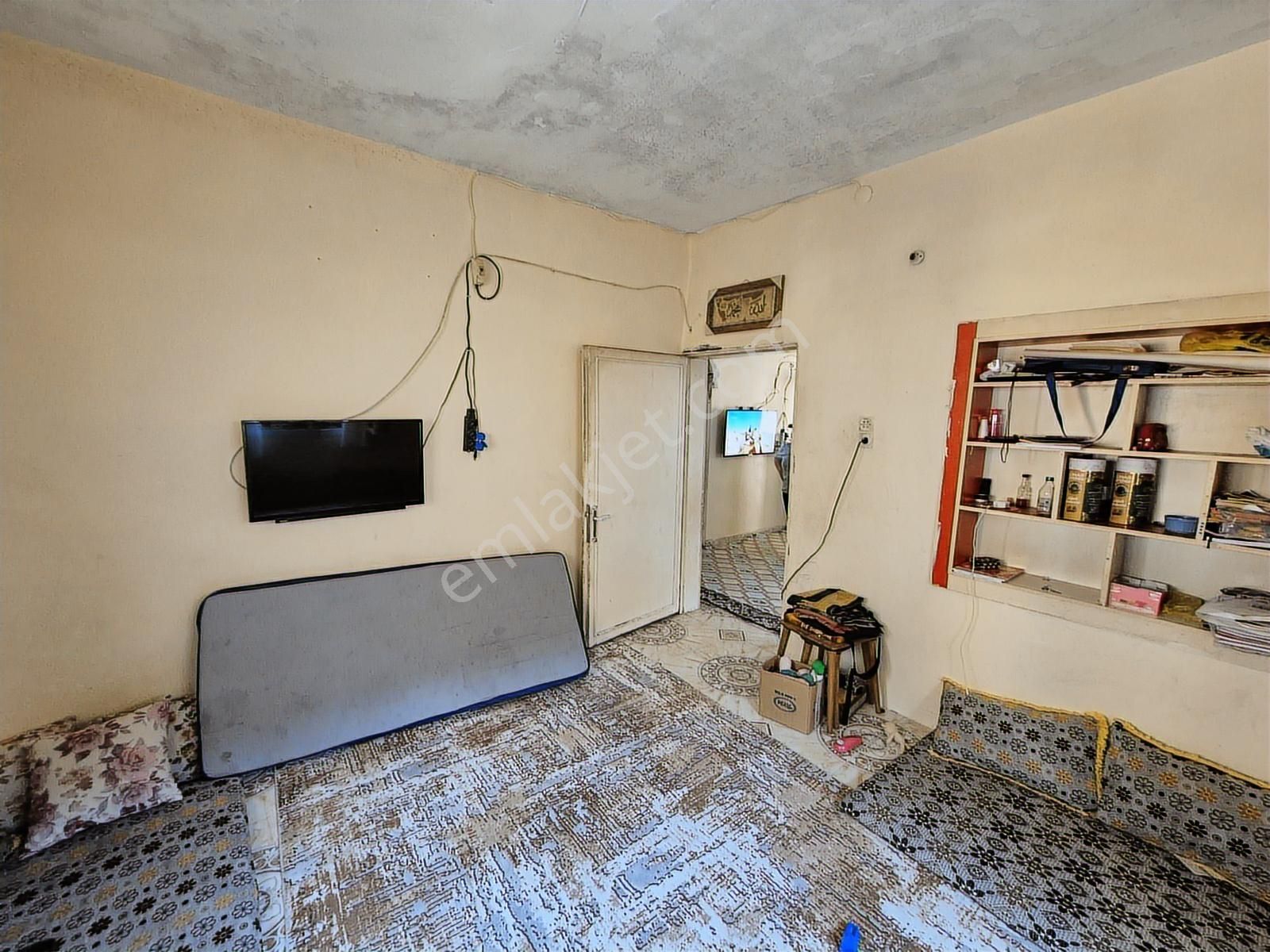 Adana Cumhuryet Mh Arsa Fiyatına Tek Katlı Ev - Görsel 6