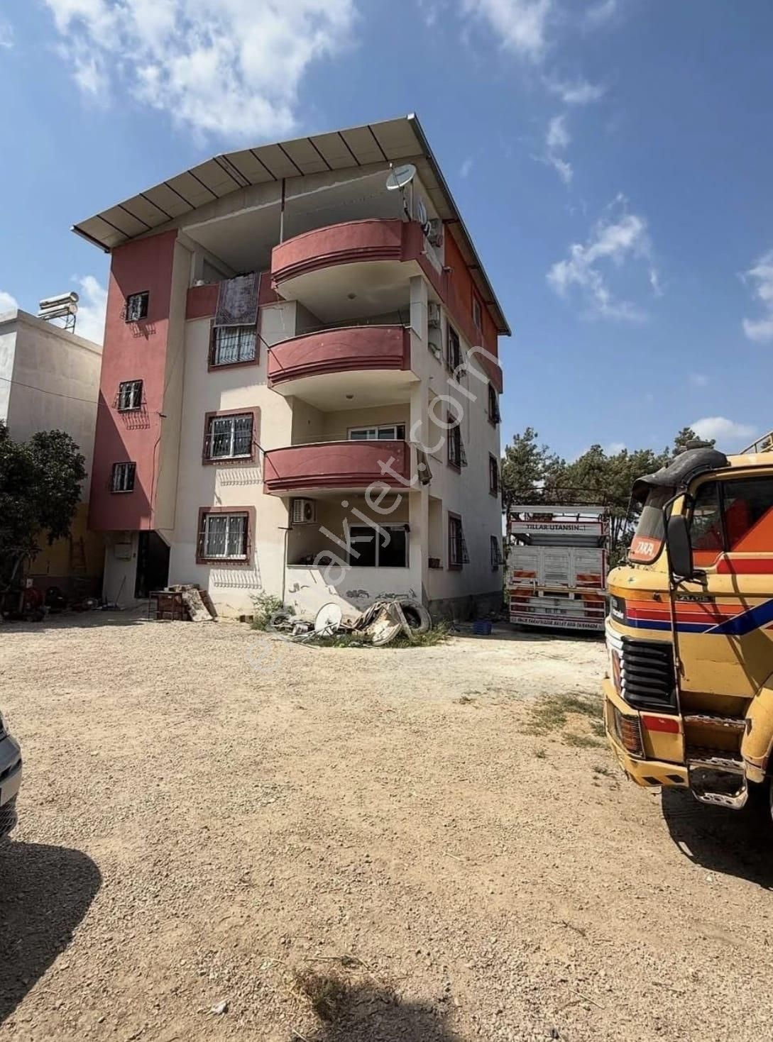 Adana Havutlu Mahalesinde 4 Katlı Ev Komple Satılık