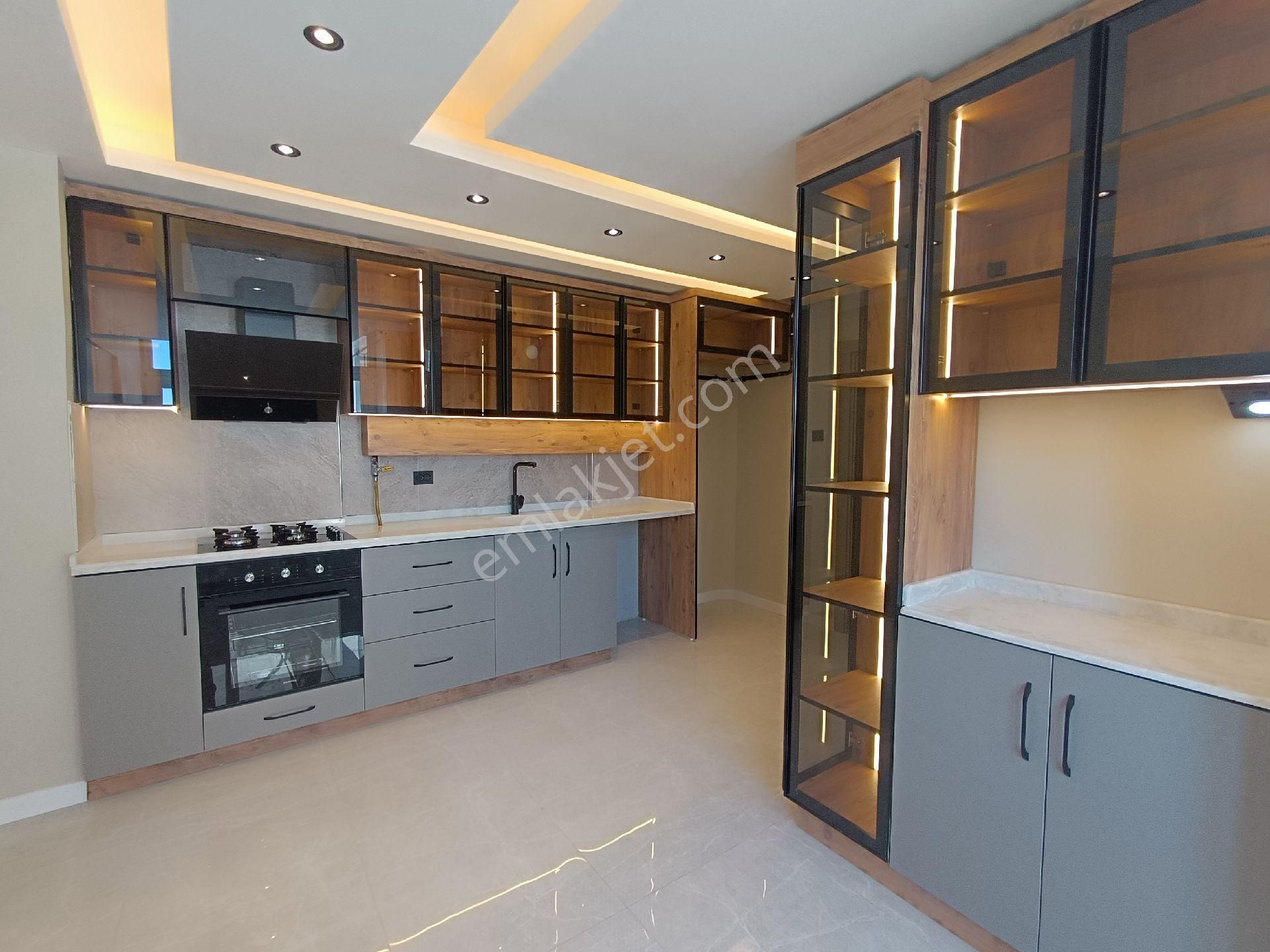 Toros Mah. Çukurova Petrol Civarı 3+1 Kapalı Mutfak+doğalgazlı+full Yapılı Satılık Daire