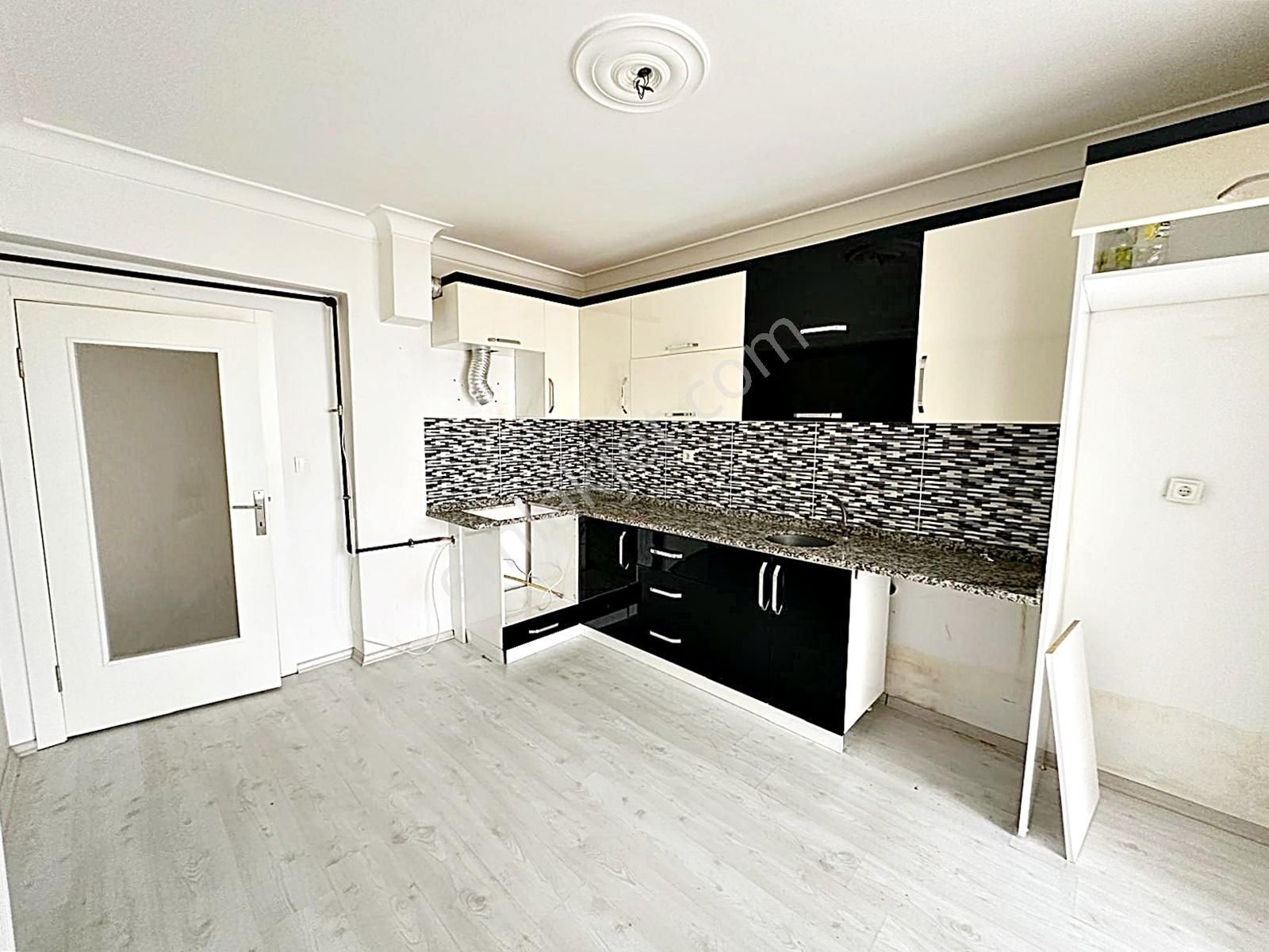 Bağlum Cadde Arkası 3+1 Kiralık Daire - Görsel 16