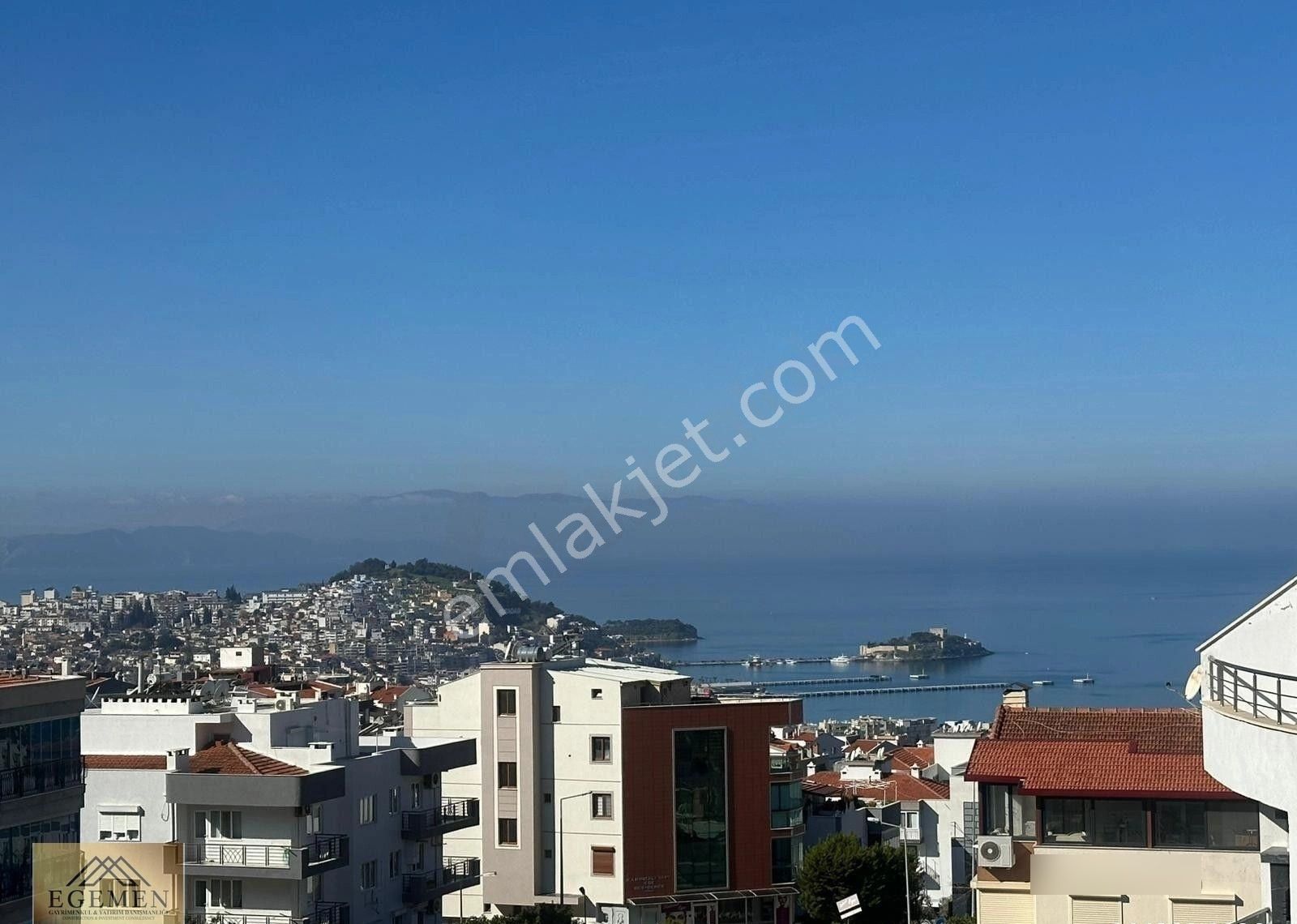 Kuşadası Ege Mahallesinde Satılık Çatı Dubleksi Daire