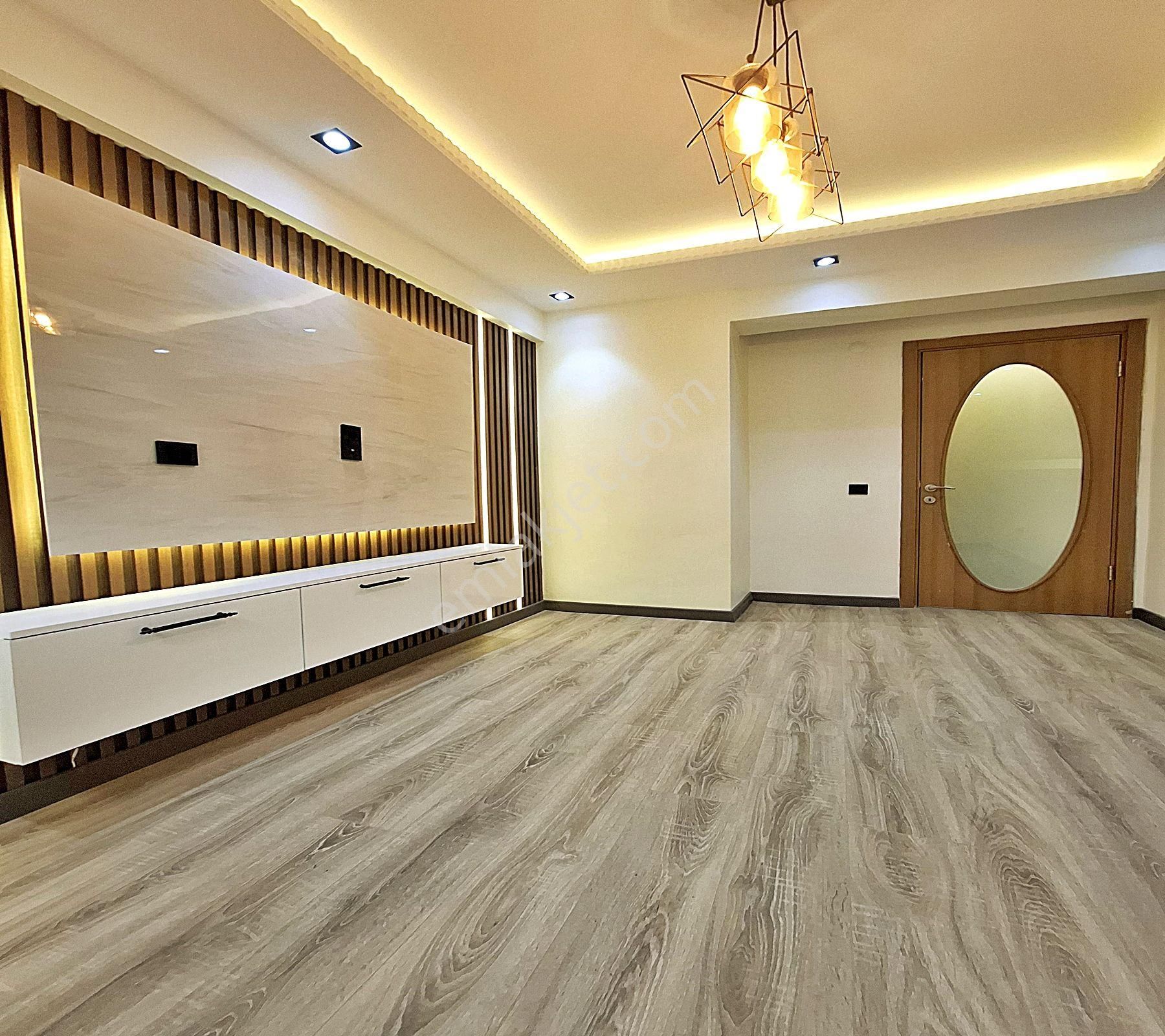 Beylikdüzü Metrobüse Yakın Hem Oturumluk Hem Yatırımlık 2+1daire