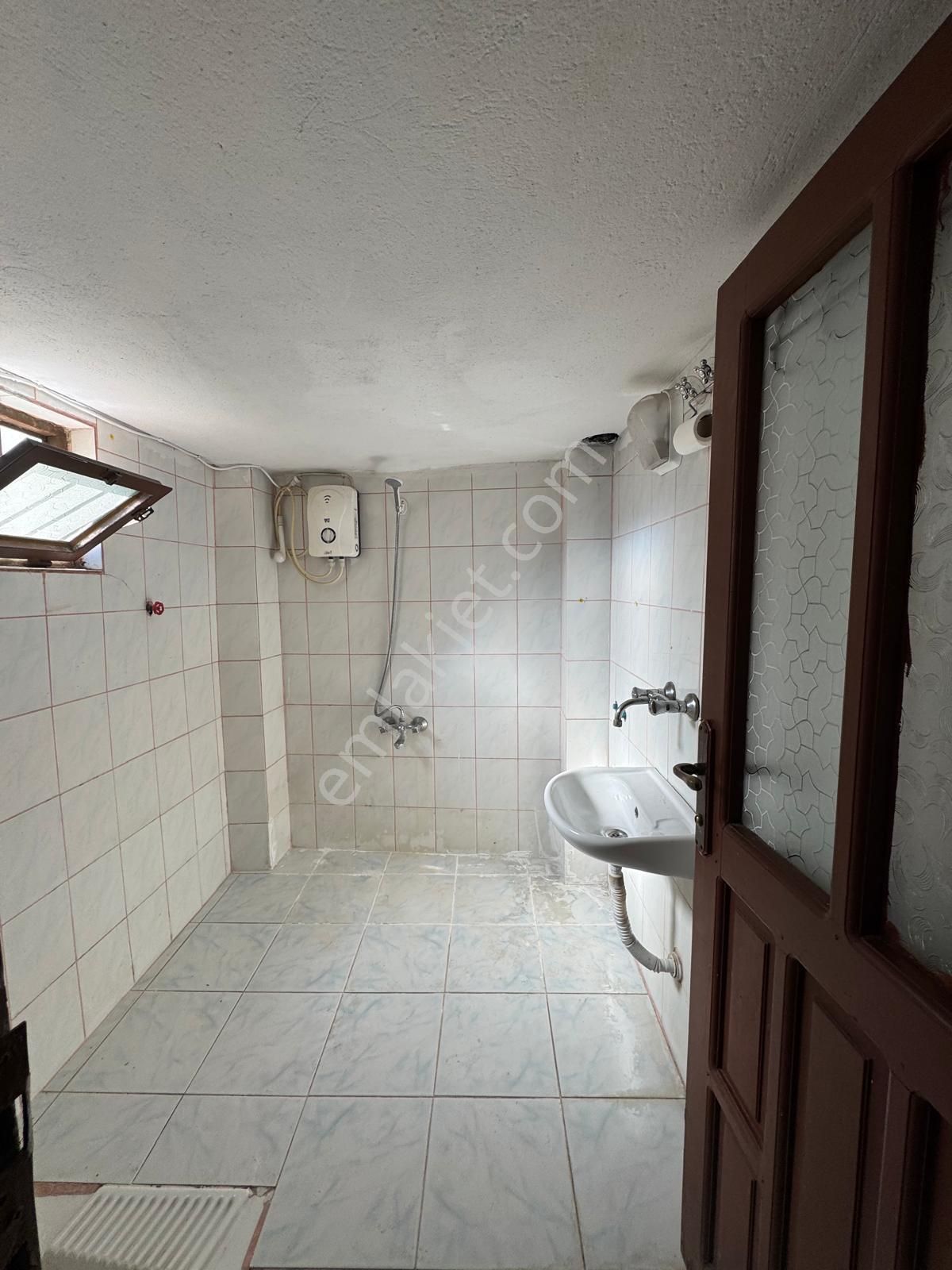 Das Gayrimenkul'den Çarşı Merkezinde Kiralık Eşyalı 1+1 Daire - Görsel 3