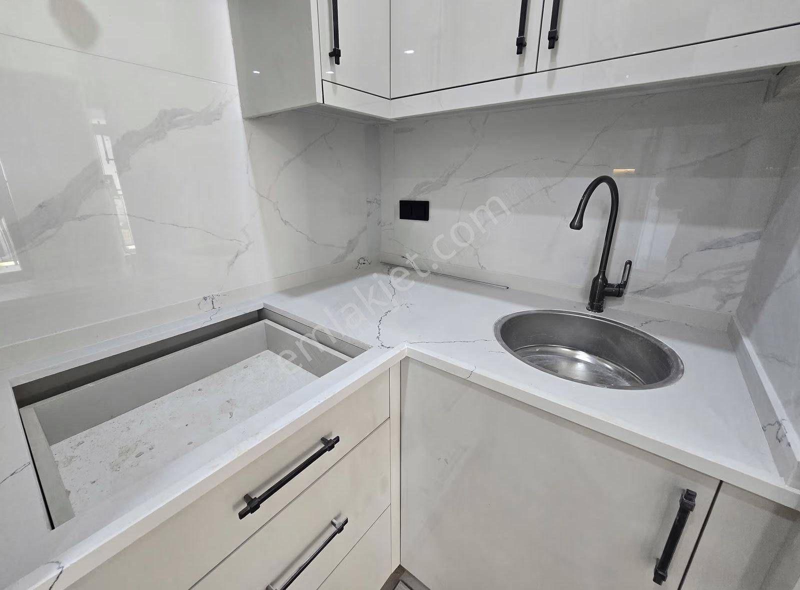 Altınova'da Satılık Sıfır 1+1 Daire - Yüksek Giriş & Emsalsiz - Görsel 4