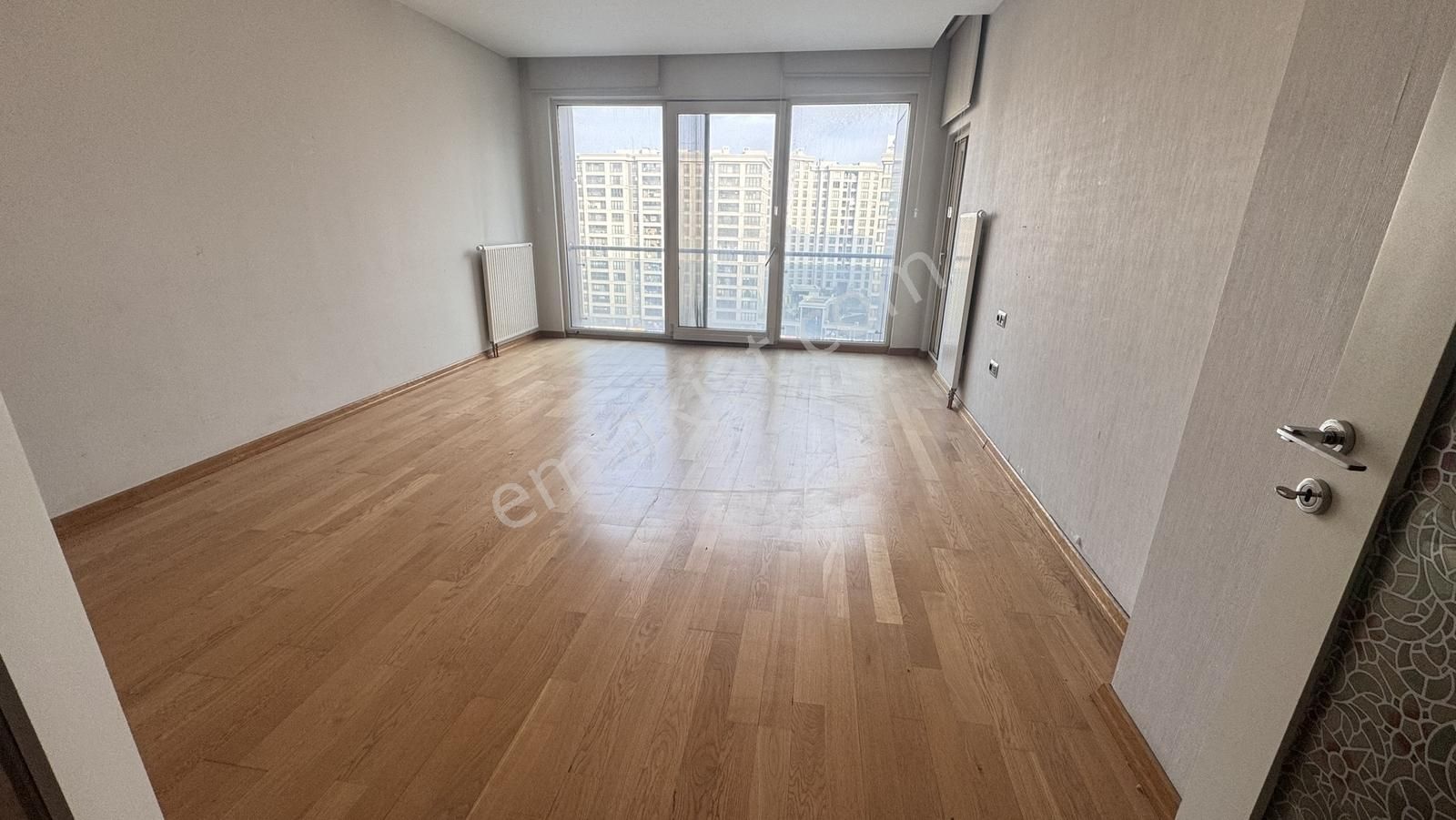 The İstanbul Evlerinde Kiralık 2+1 Daire 137m2 - Görsel 3
