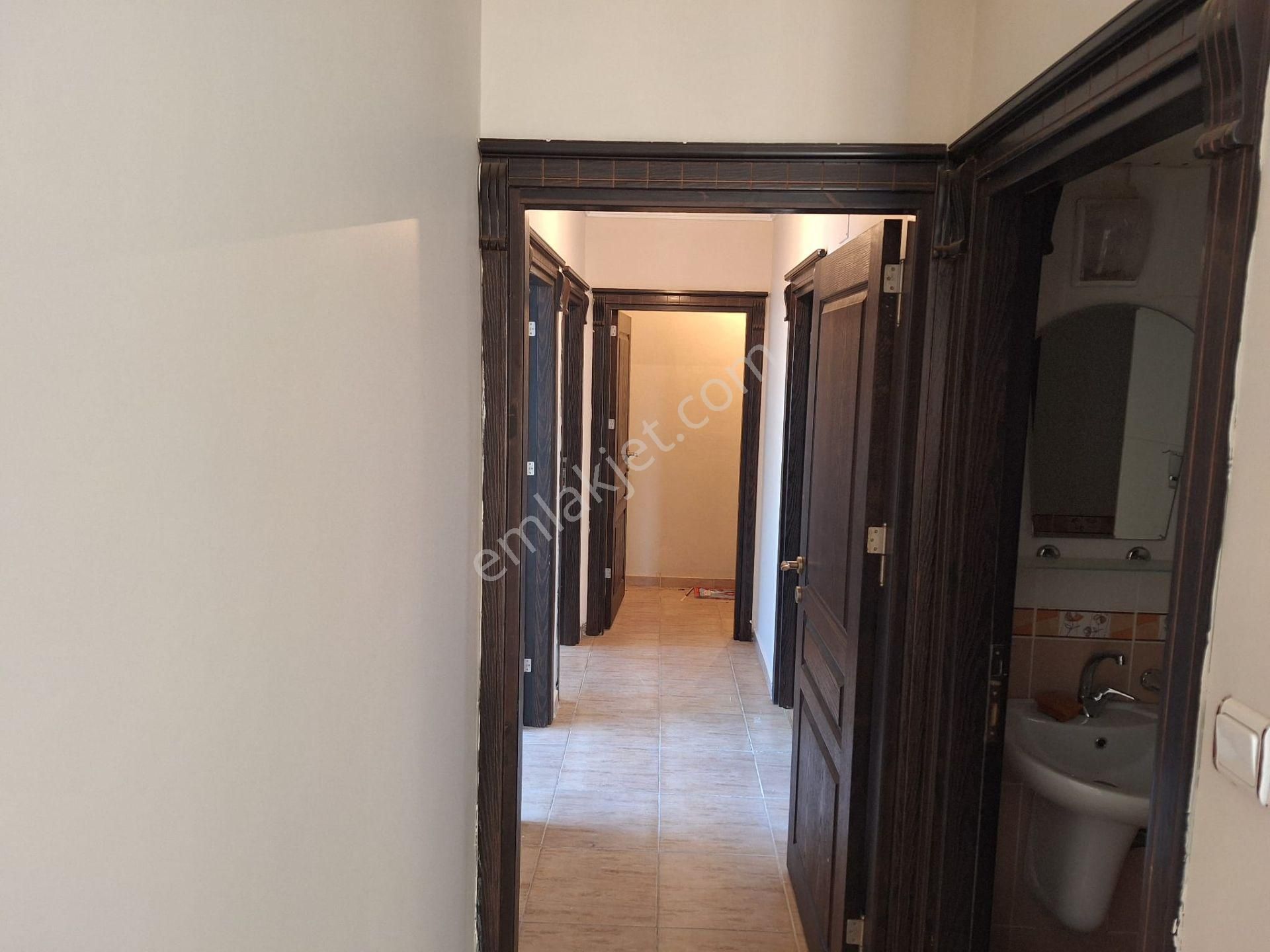 Adana Huzurevlerinde 3+1 Doğalgazlı Kombili Metroya Yakın Marketlere Pazara Yakın Kiralık 3+1 - Görsel 11