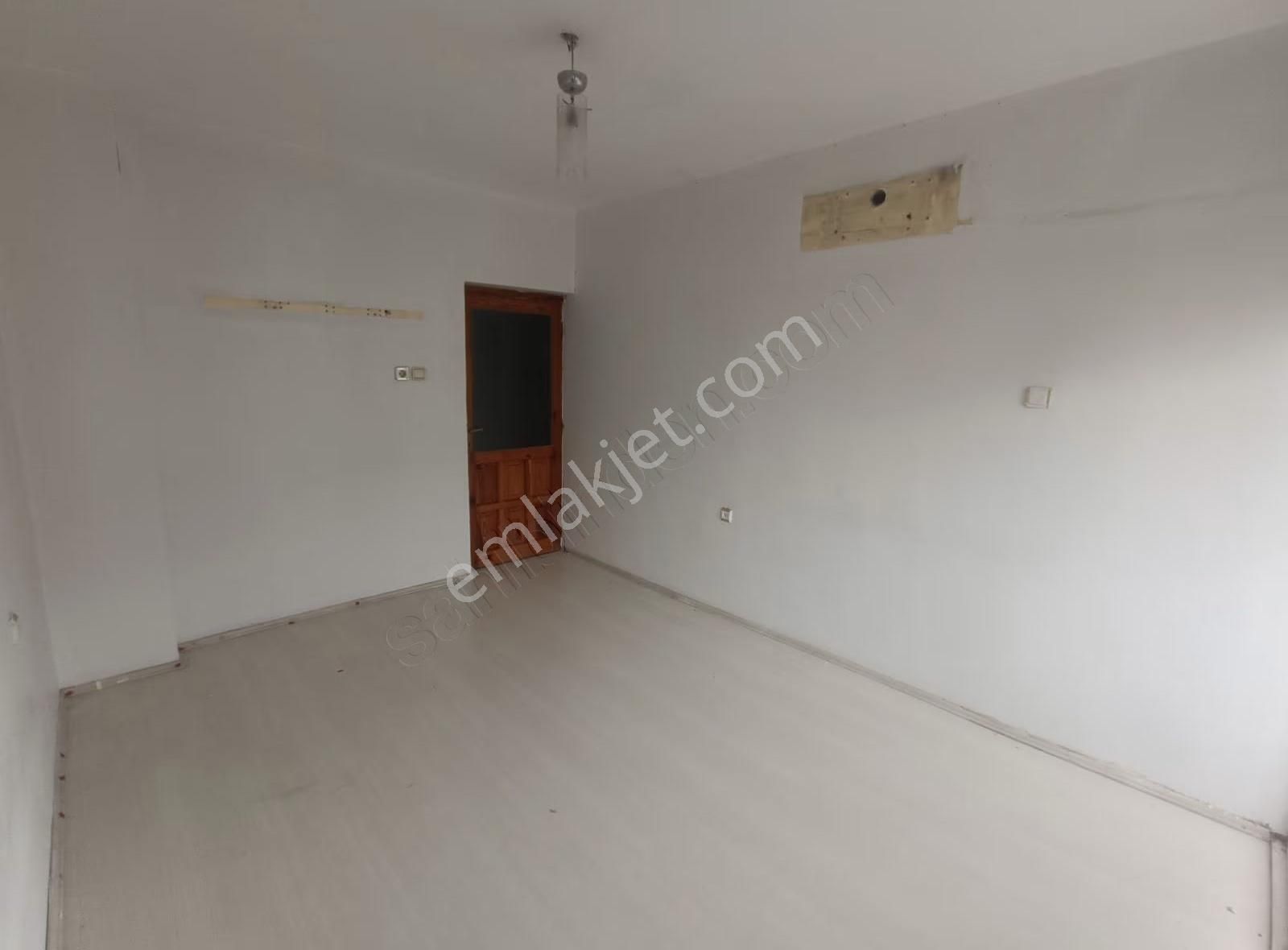 Çınarlı Caddesine 10 Metre Mesafede 3+1 Satılık Daire - Görsel 4