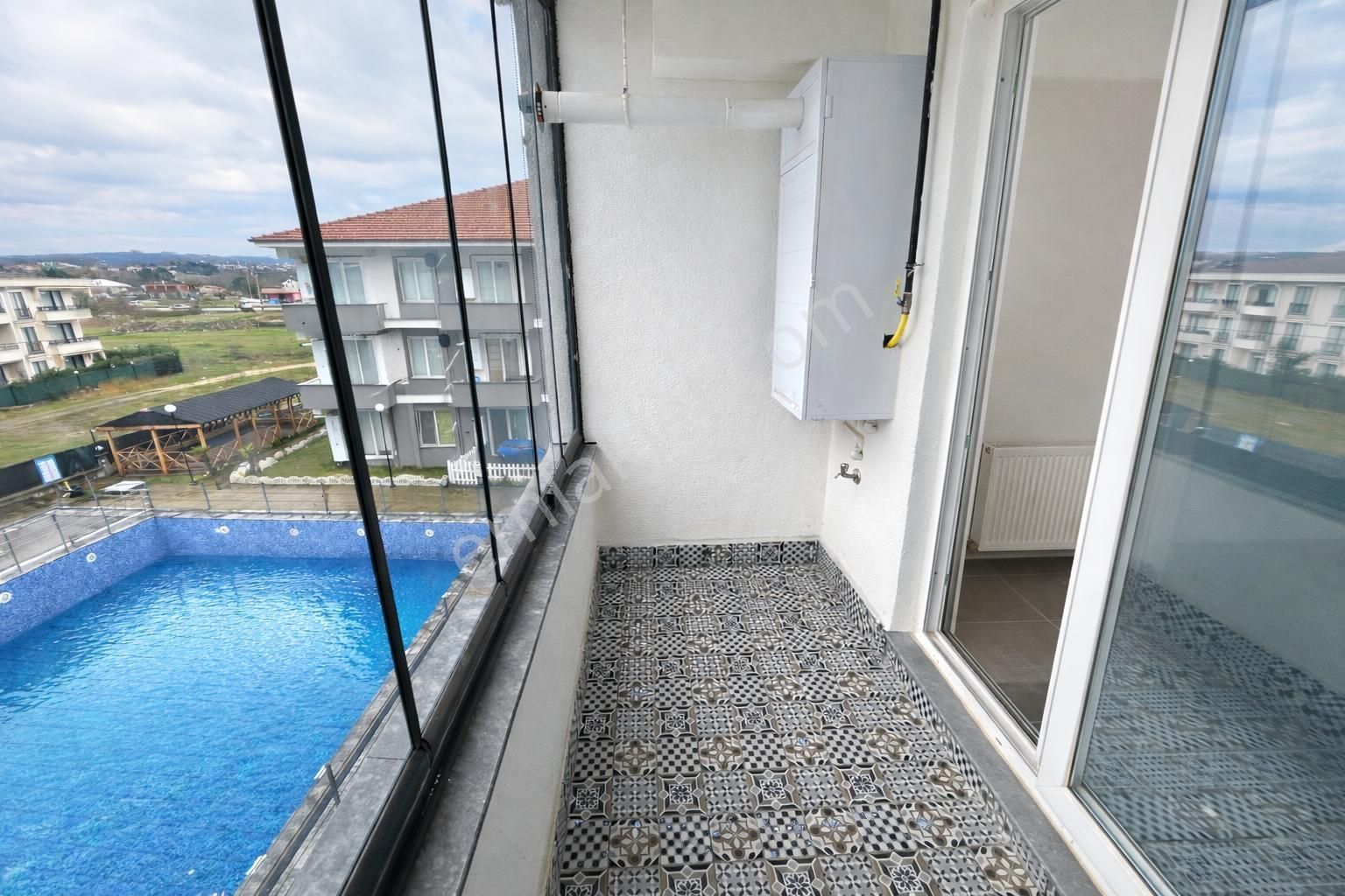 Kocaali Yalıda Havuzlu Site İçerisinde, Kiralık 1+1 Daire - Görsel 22