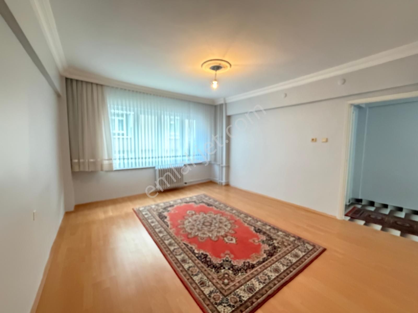 Balkan Caddesi Üzeri Balkonlu 3+1 Eşyalı- Eşyasız Kiralanabilir