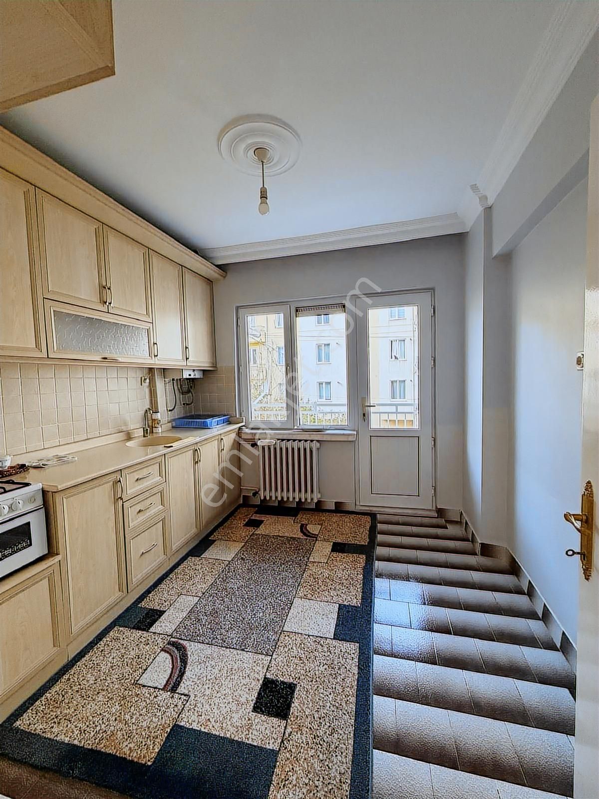 Balkan Caddesi Üzeri Balkonlu 3+1 Eşyalı- Eşyasız Kiralanabilir - Görsel 3