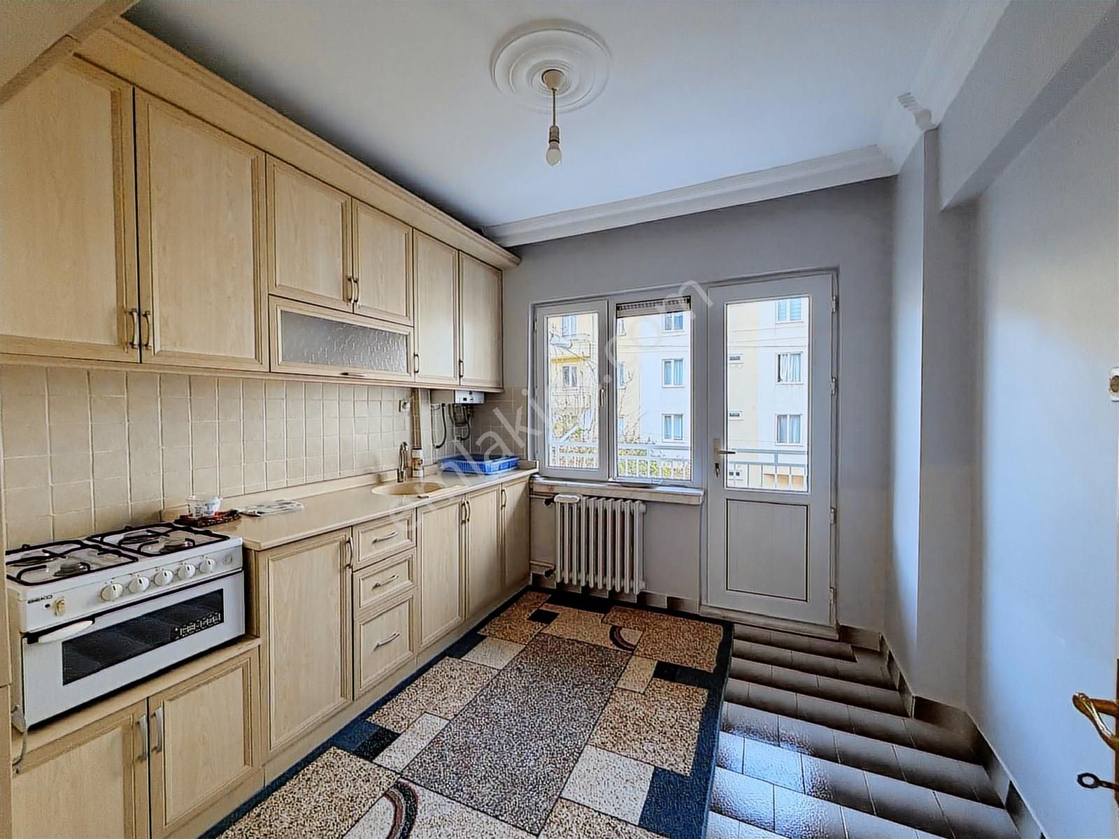 Balkan Caddesi Üzeri Balkonlu 3+1 Eşyalı- Eşyasız Kiralanabilir - Görsel 12