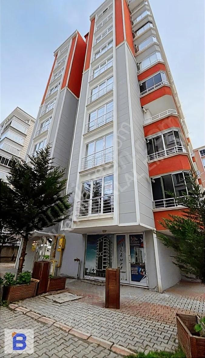 Bulut Emlak;yüksek Kredili Cağaloğluna İki Sokak Salon Ayrı 2+1 - Görsel 10