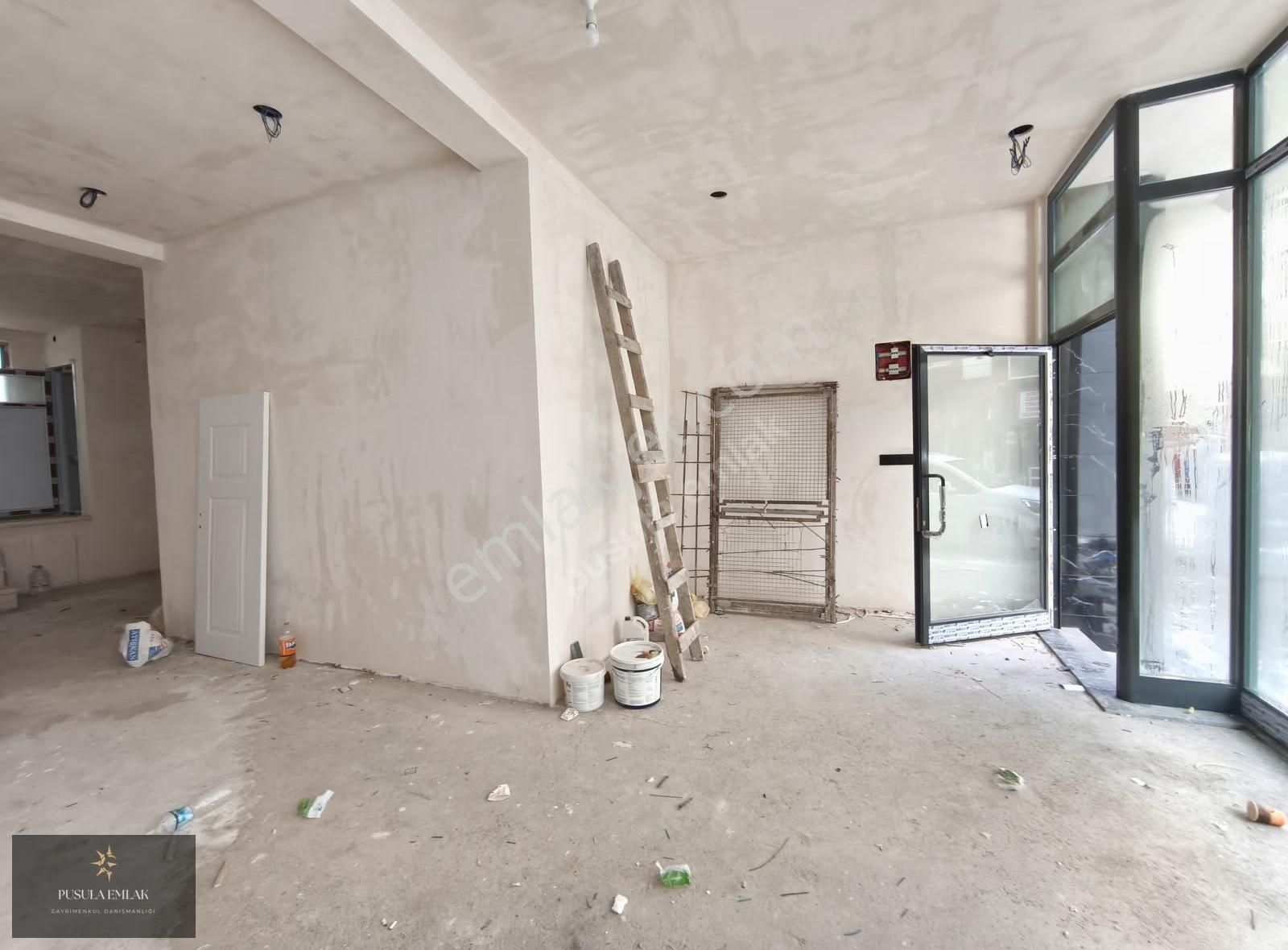 Murat Mah.kamil Cadde Üzeri Geniş Cephe 200 M²bodrumlu Dükkan