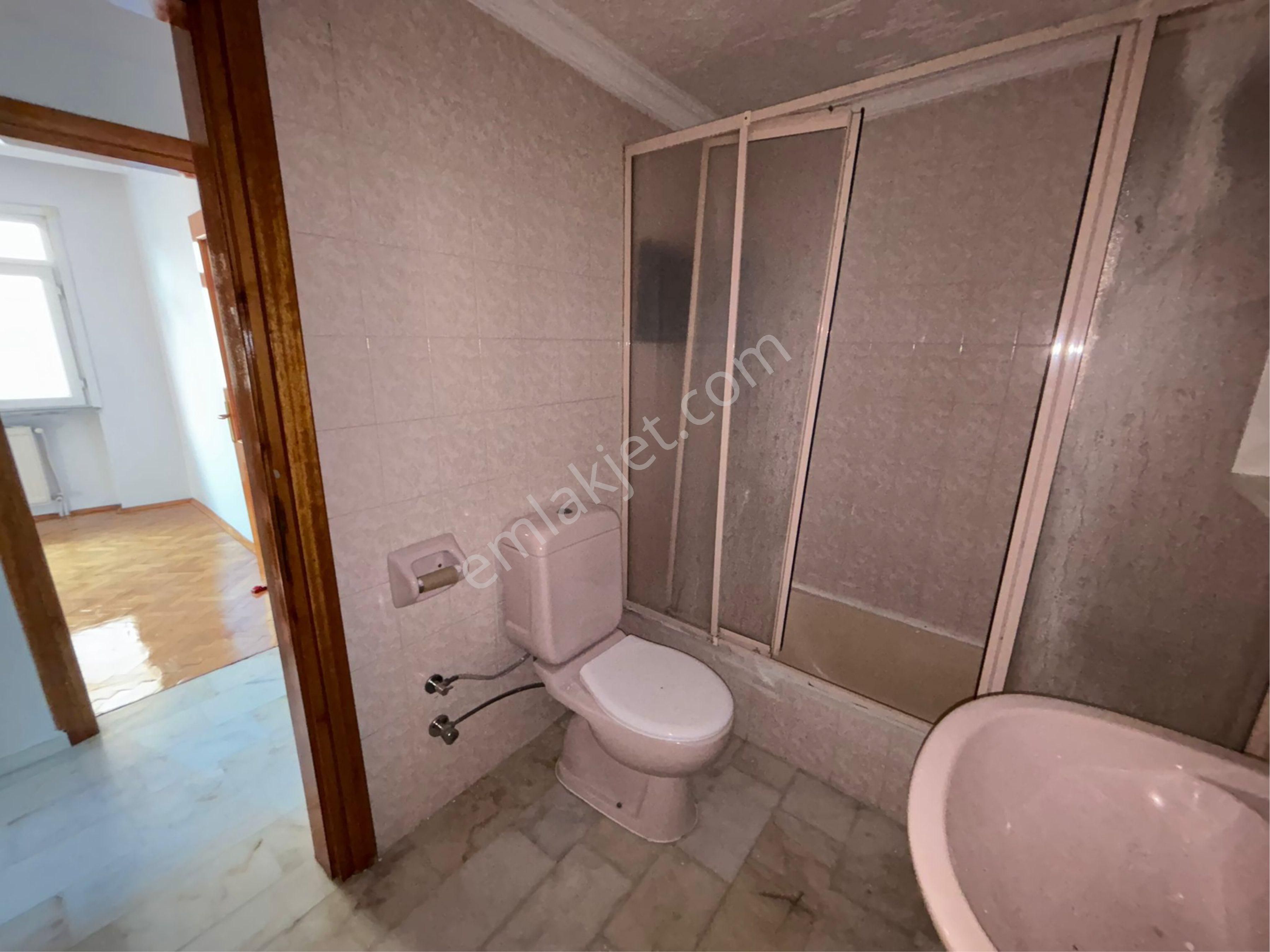 Merkez’de 3+1 Sağlam Raporlu 150m2 Kiralık 3.kat Temiz Daire - Görsel 10