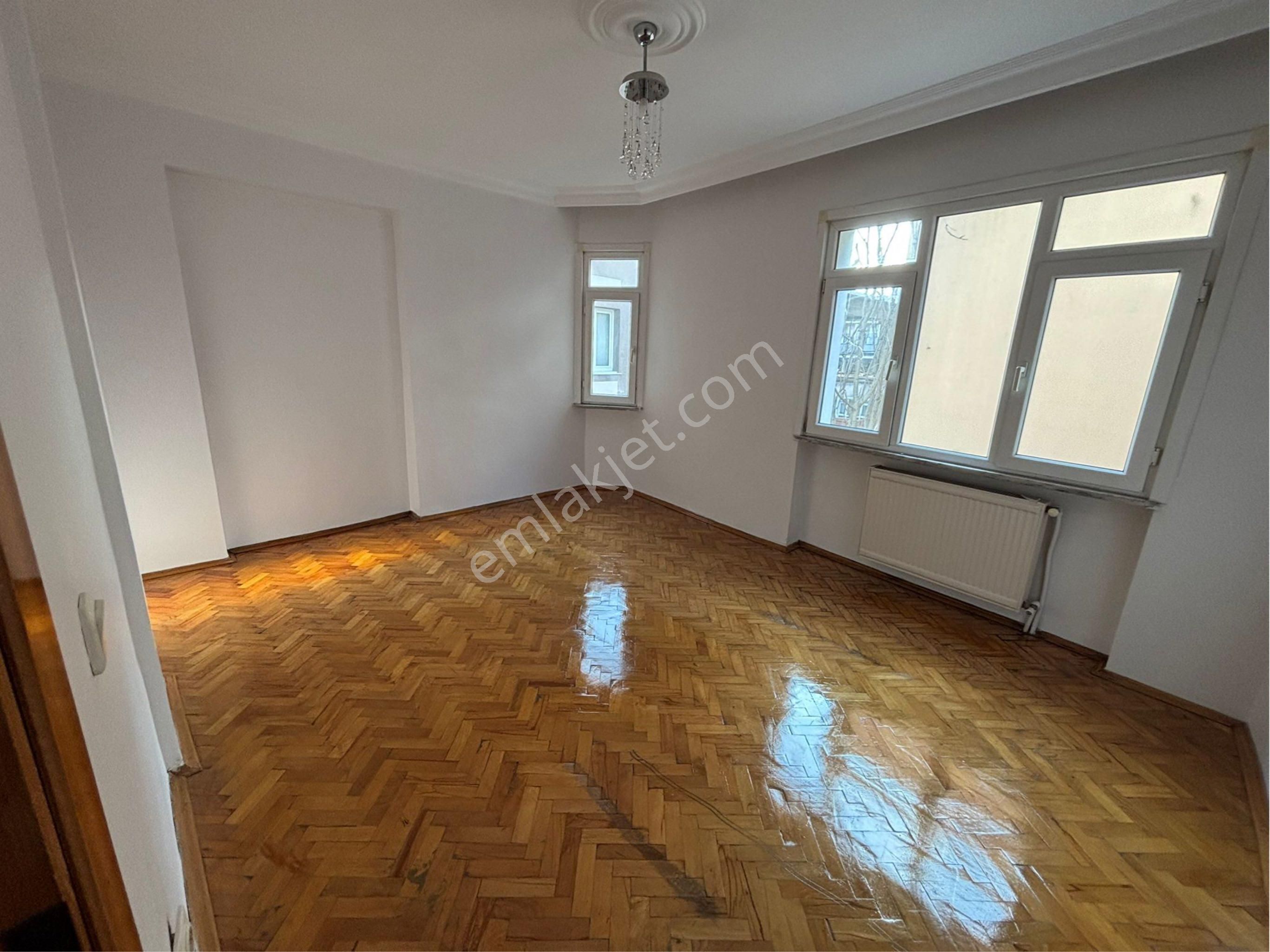 Merkez’de 3+1 Sağlam Raporlu 150m2 Kiralık 3.kat Temiz Daire
