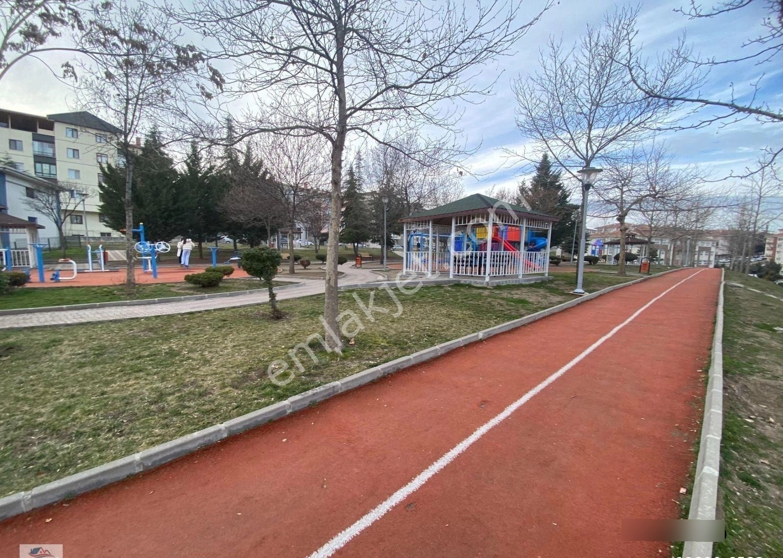 Elvanda Satılık 3+1 Teras Asansörlü Güneş İçinde - Görsel 20
