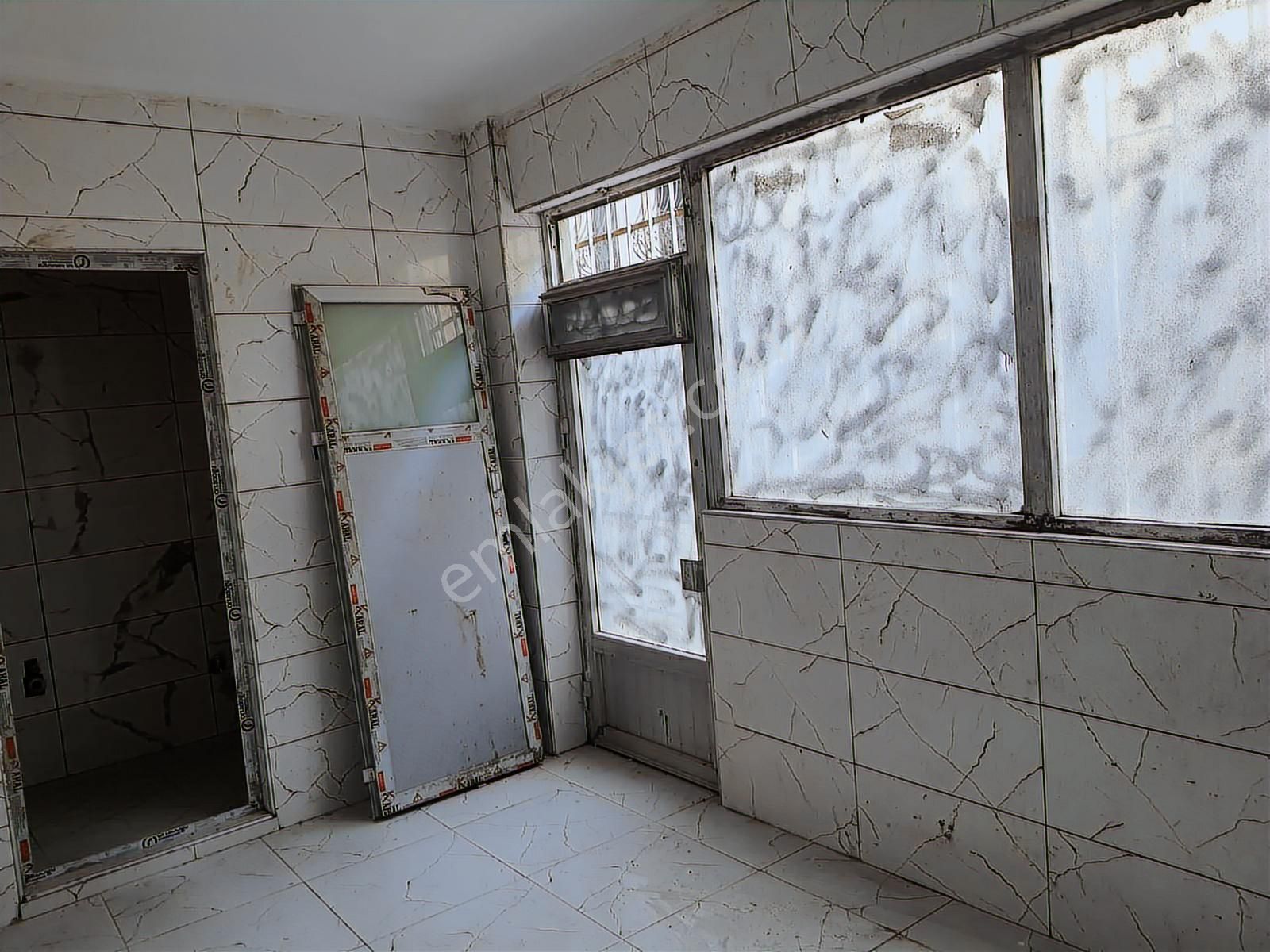 Hançerli'de Köşe Başı Satılık Dükkan - Görsel 3