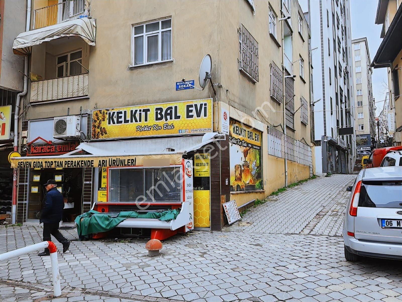 Hançerli'de Köşe Başı Satılık Dükkan