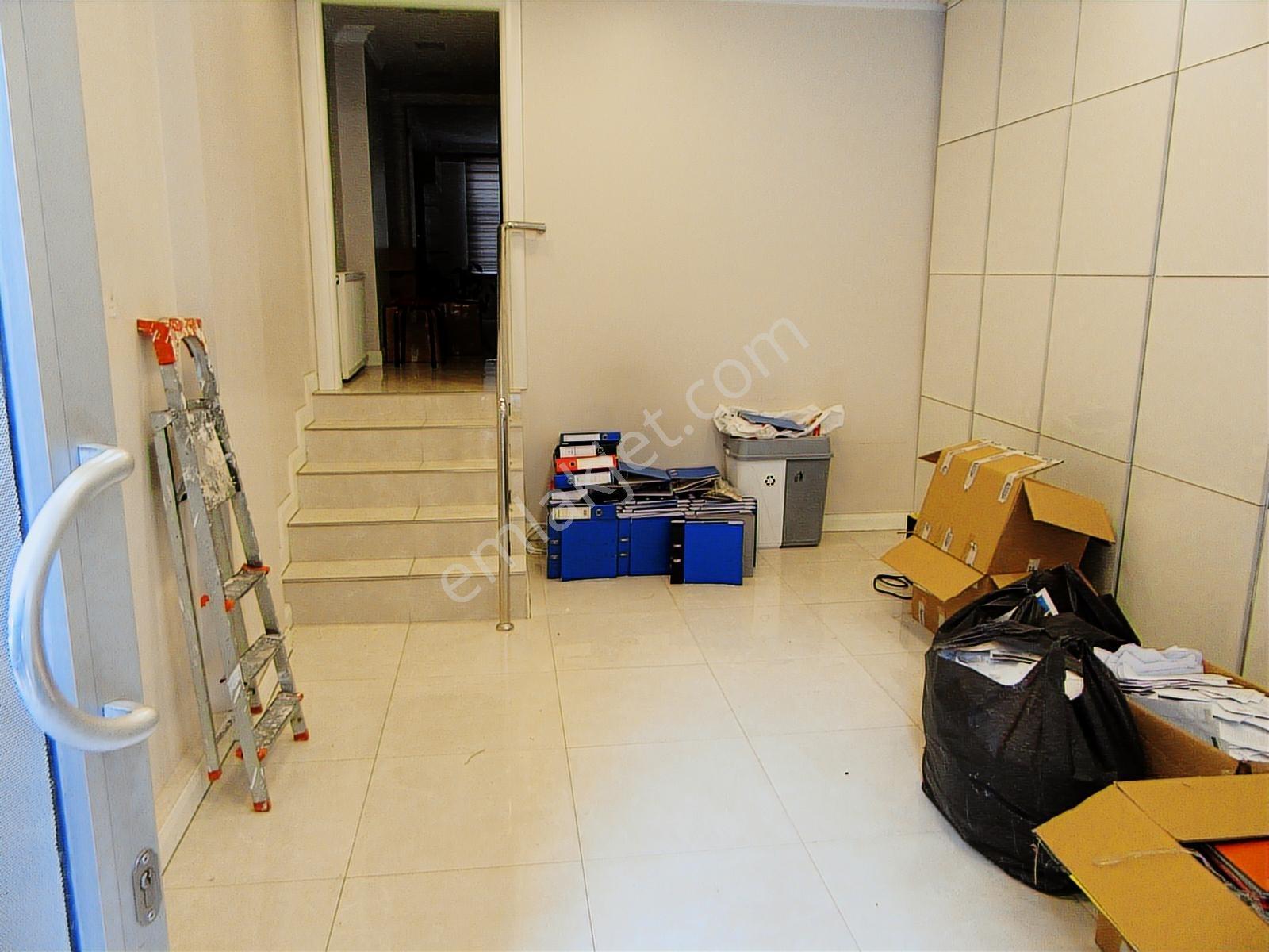 Fiyat Düştü! Emniyetevlerinde 65m2 Boş Masrafsız Satılık Dükkan - Görsel 5