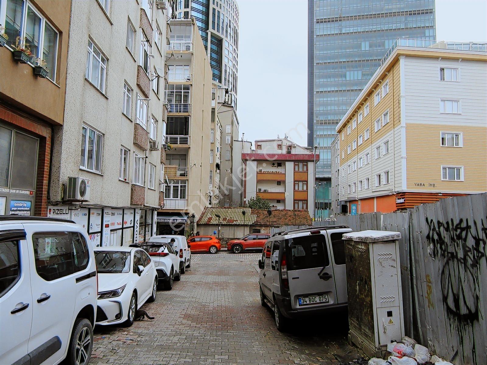 Fiyat Düştü! Emniyetevlerinde 65m2 Boş Masrafsız Satılık Dükkan - Görsel 3