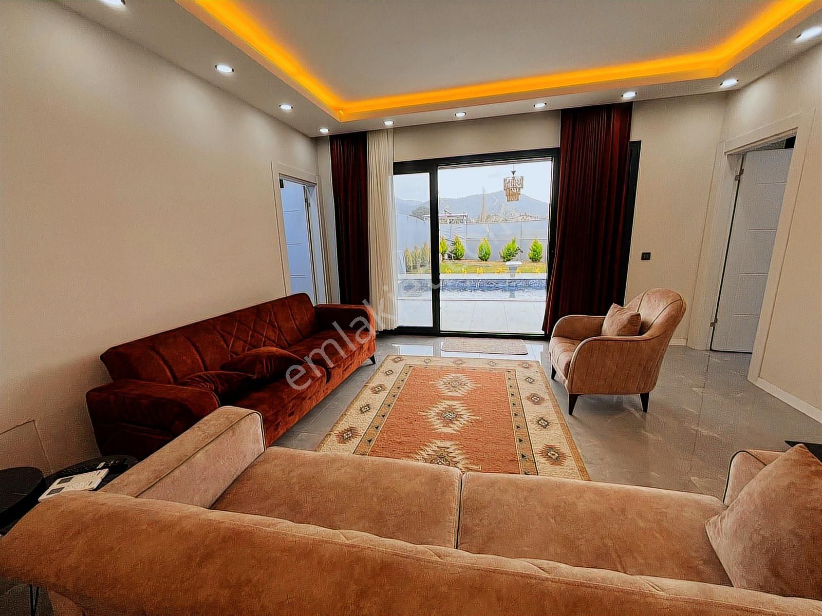 Stoptan Karaçulha 2+1 Kiralık Eşyalı Havuzlu Villa - Görsel 12