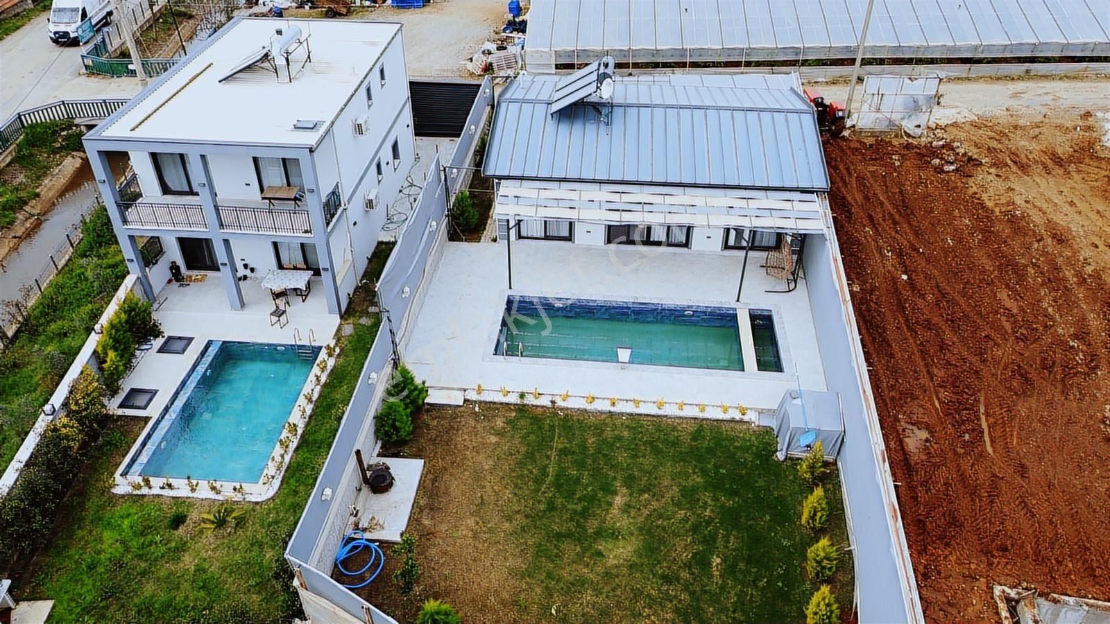 Stoptan Karaçulha 2+1 Kiralık Eşyalı Havuzlu Villa - Görsel 14