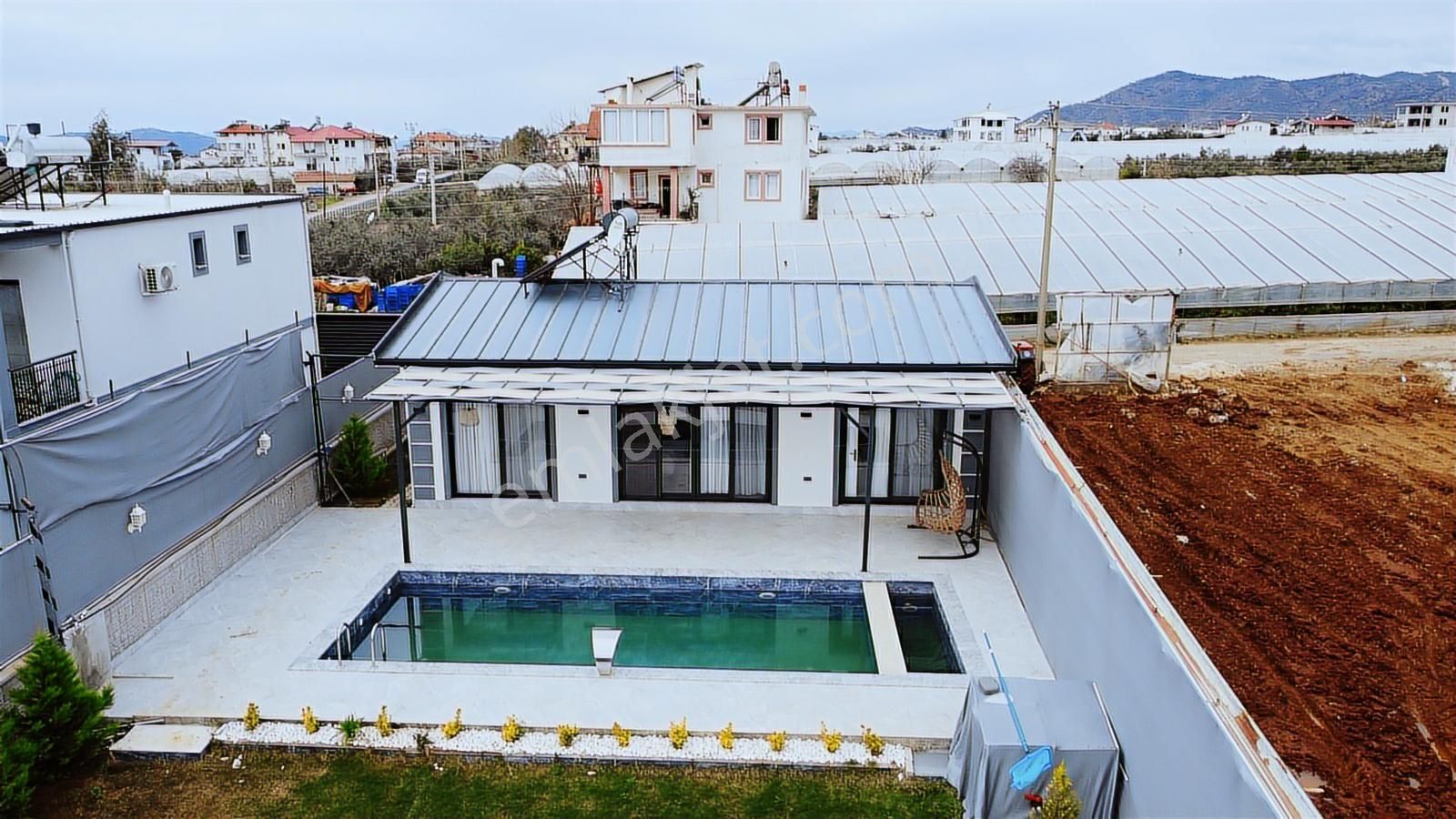 Stoptan Karaçulha 2+1 Kiralık Eşyalı Havuzlu Villa - Görsel 15