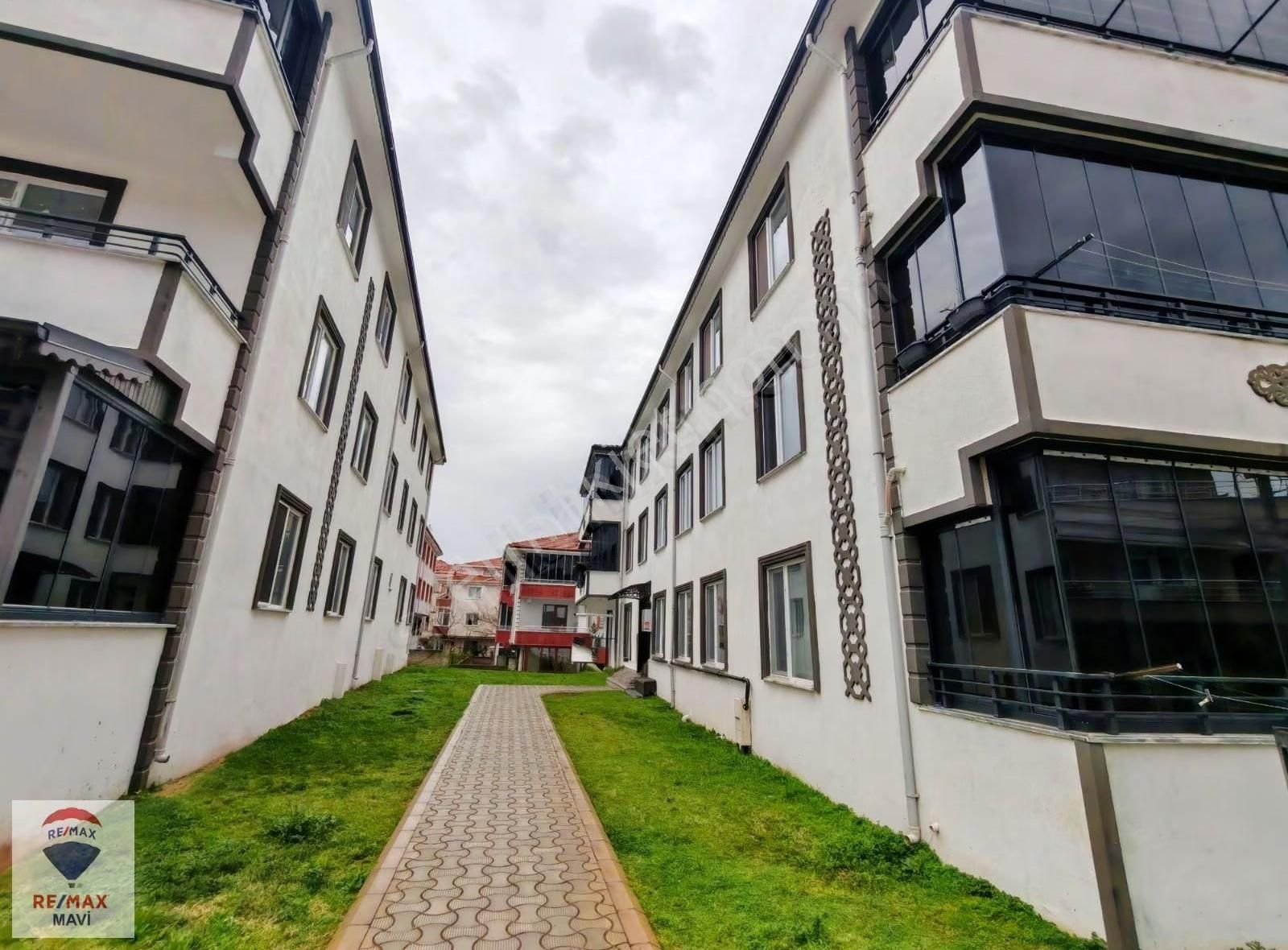 Karasu Aziziye'de 3+1 Ayrı Mutfak Cam Balkon Kombi Petekli Remax - Görsel 17