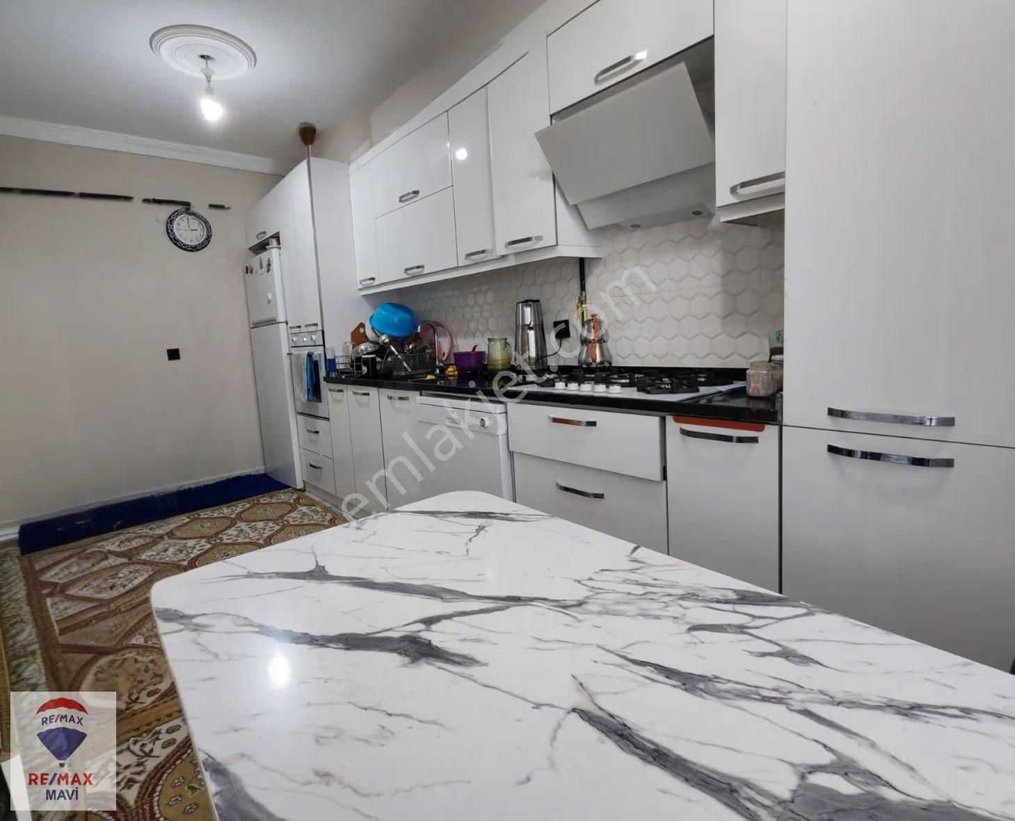Karasu Aziziye'de 3+1 Ayrı Mutfak Cam Balkon Kombi Petekli Remax - Görsel 19