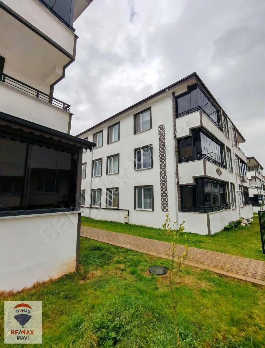 Karasu Aziziye'de 3+1 Ayrı Mutfak Cam Balkon Kombi Petekli Remax - Görsel 3