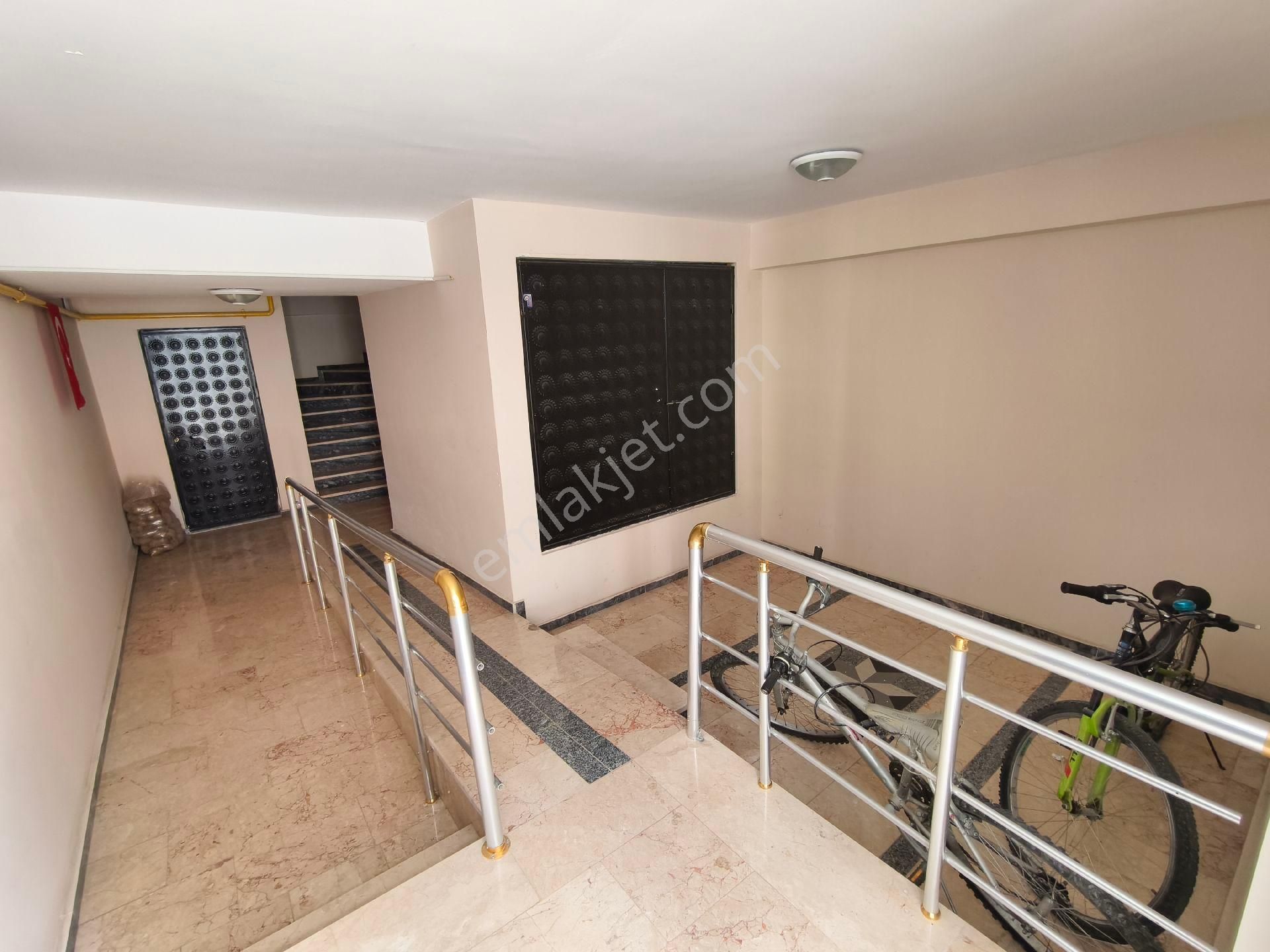 Pera'dan Emek Mh.de Asansörlü,geniş, 2+1 Kiralık Daire - Görsel 3