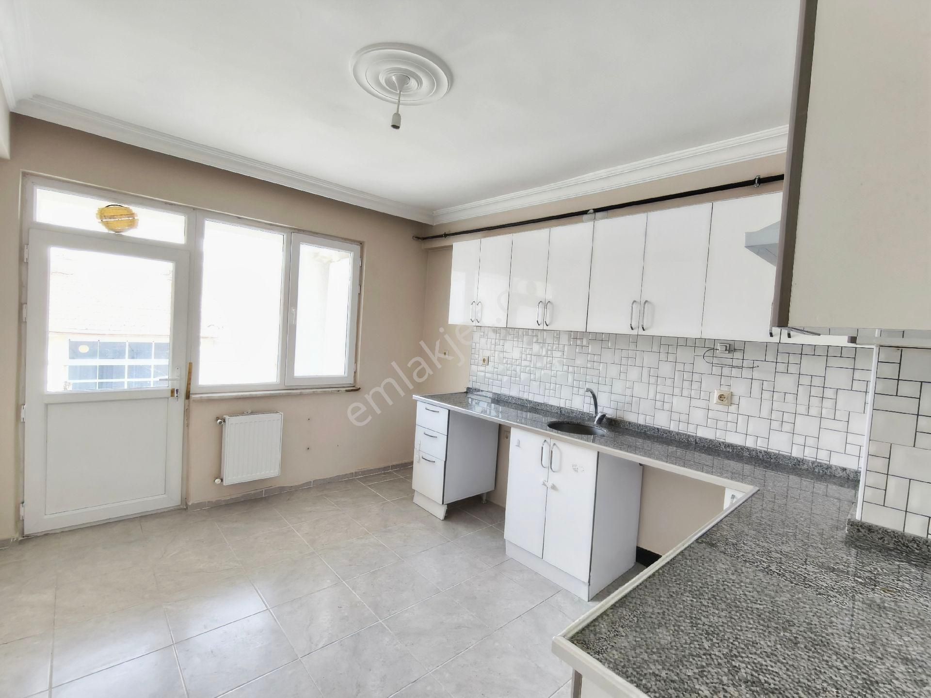 Pera'dan Emek Mh.de Asansörlü,geniş, 2+1 Kiralık Daire - Görsel 17