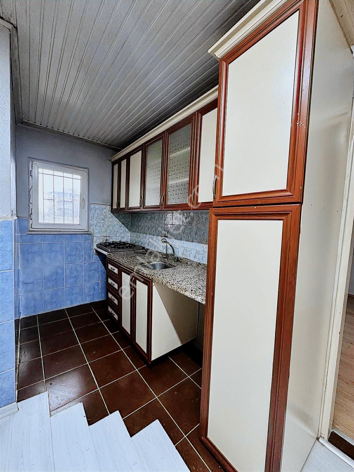 Agm'den Fethi Cami Civarı Müstakil Bahçeli Kiralık Gecekondu - Görsel 3