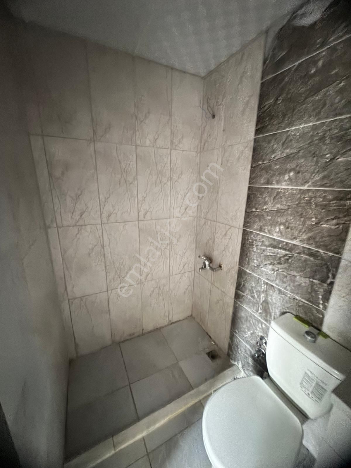 Yüzüncü Yılda Bahçeli Müstakil Tadında 1+1 Kiralık Cazip Daire - Görsel 6
