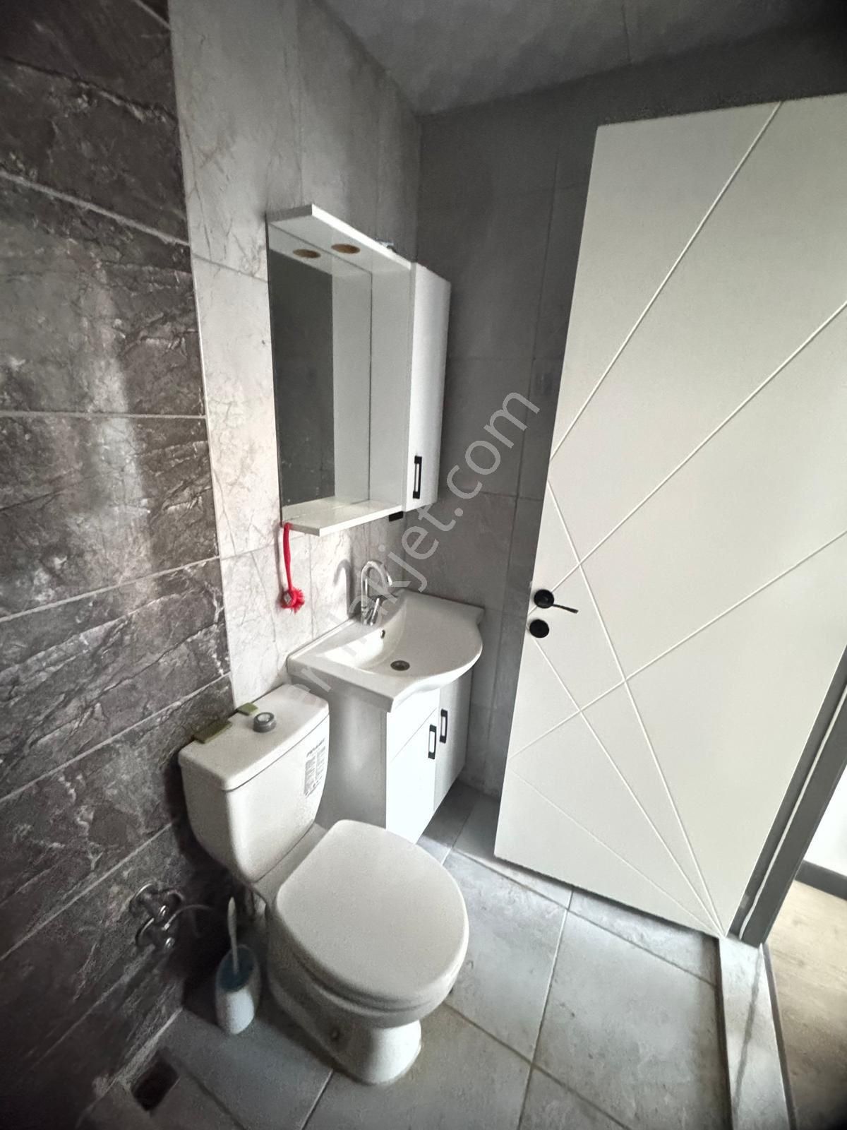 Yüzüncü Yılda Bahçeli Müstakil Tadında 1+1 Kiralık Cazip Daire - Görsel 7