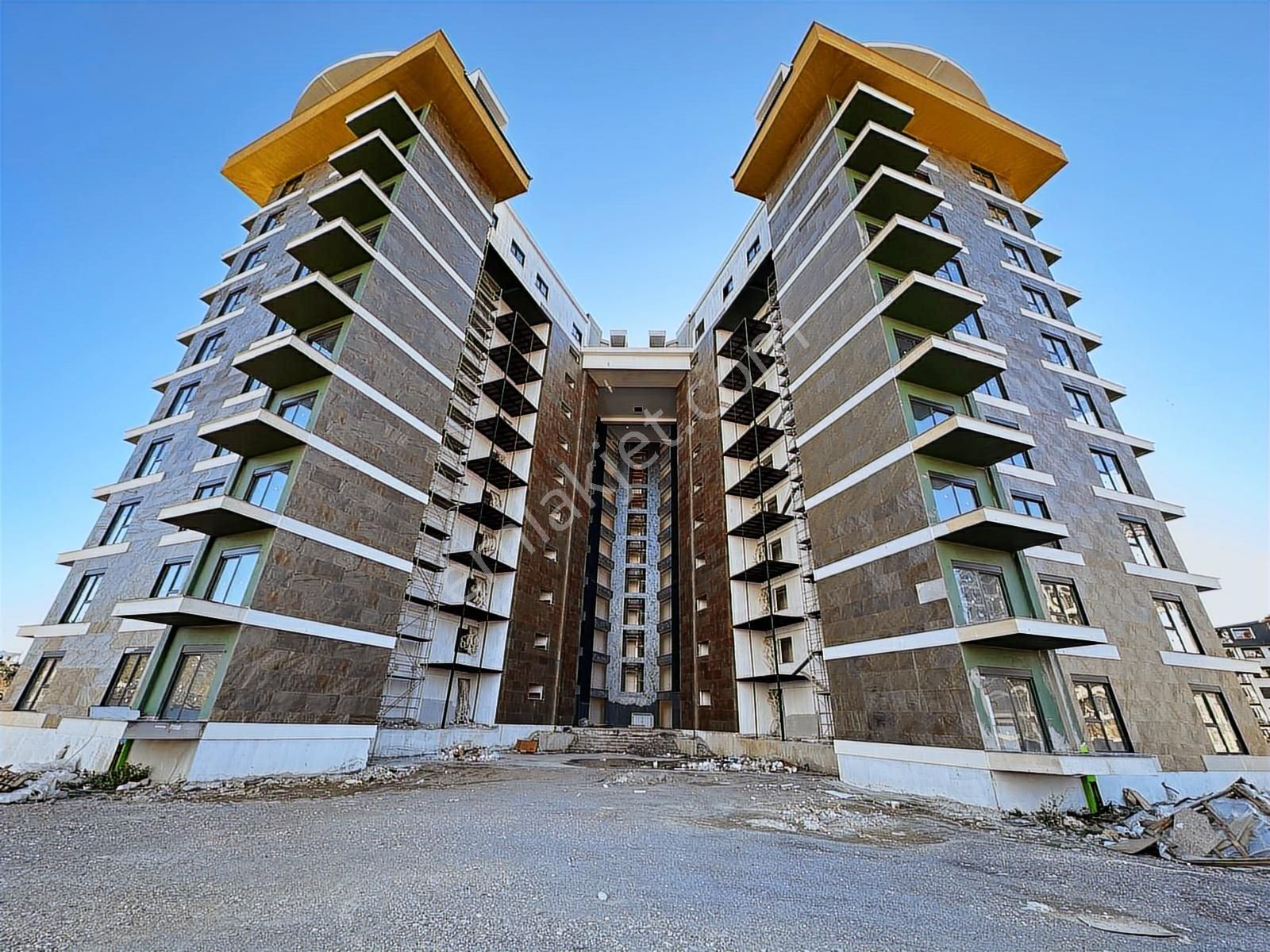 De 8.kat Full Manzaralı 1+1 Daire